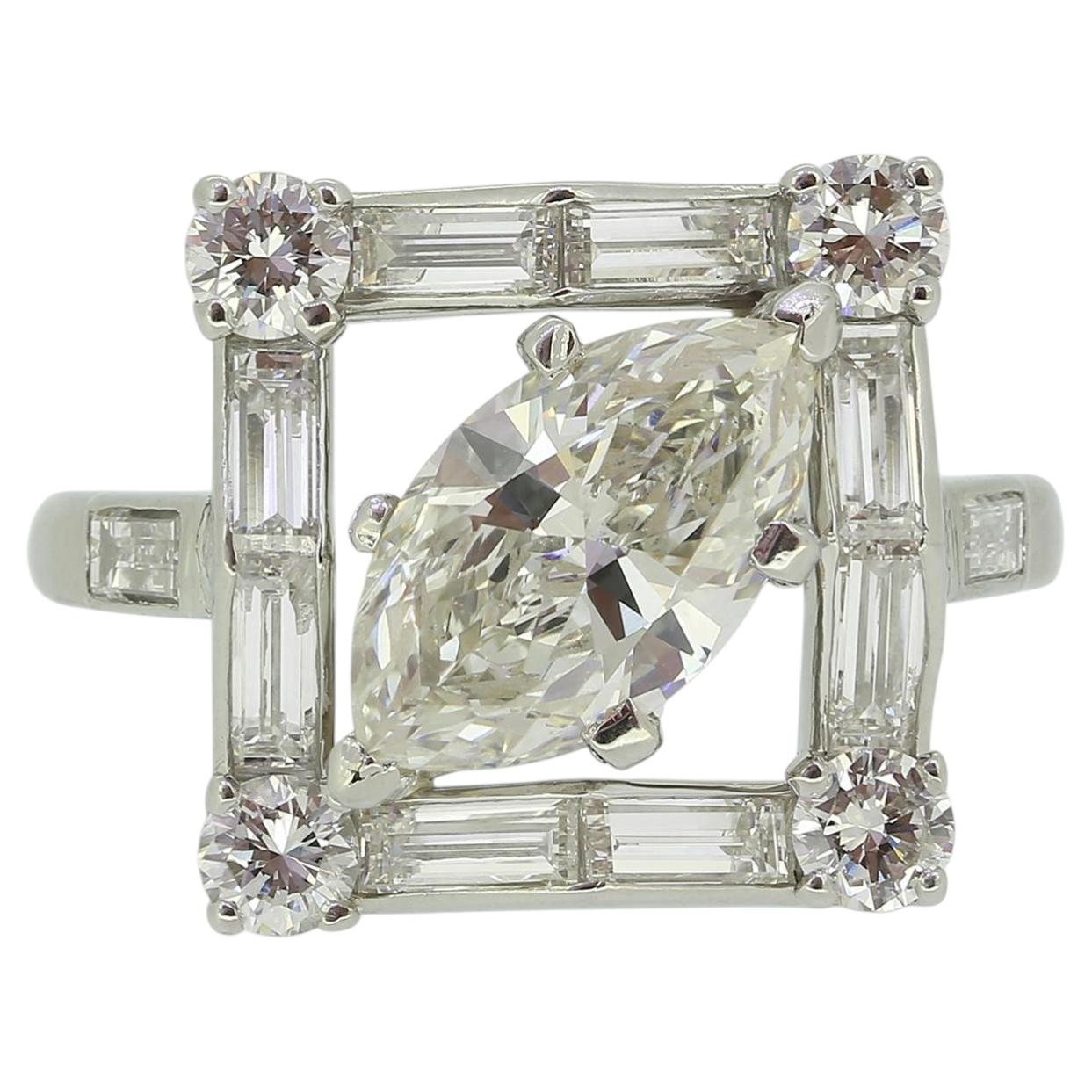 Vintage-Ring von Cartier mit Marquise-Diamanten im Cluster-Design im Angebot