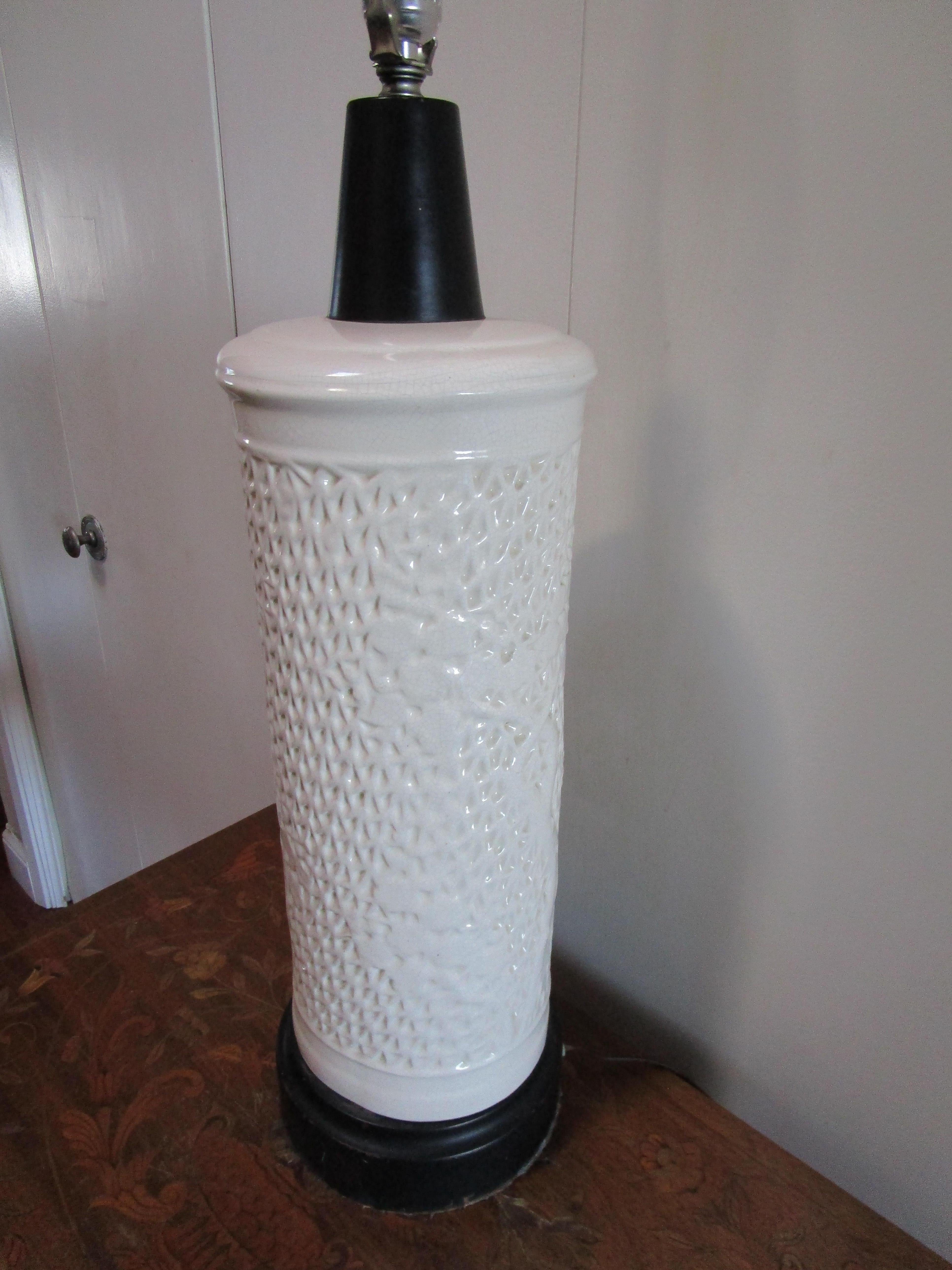 Glazed Vintage Monumental Blanc de Chine Embossed White Table Lamp, High Relief Design For Sale