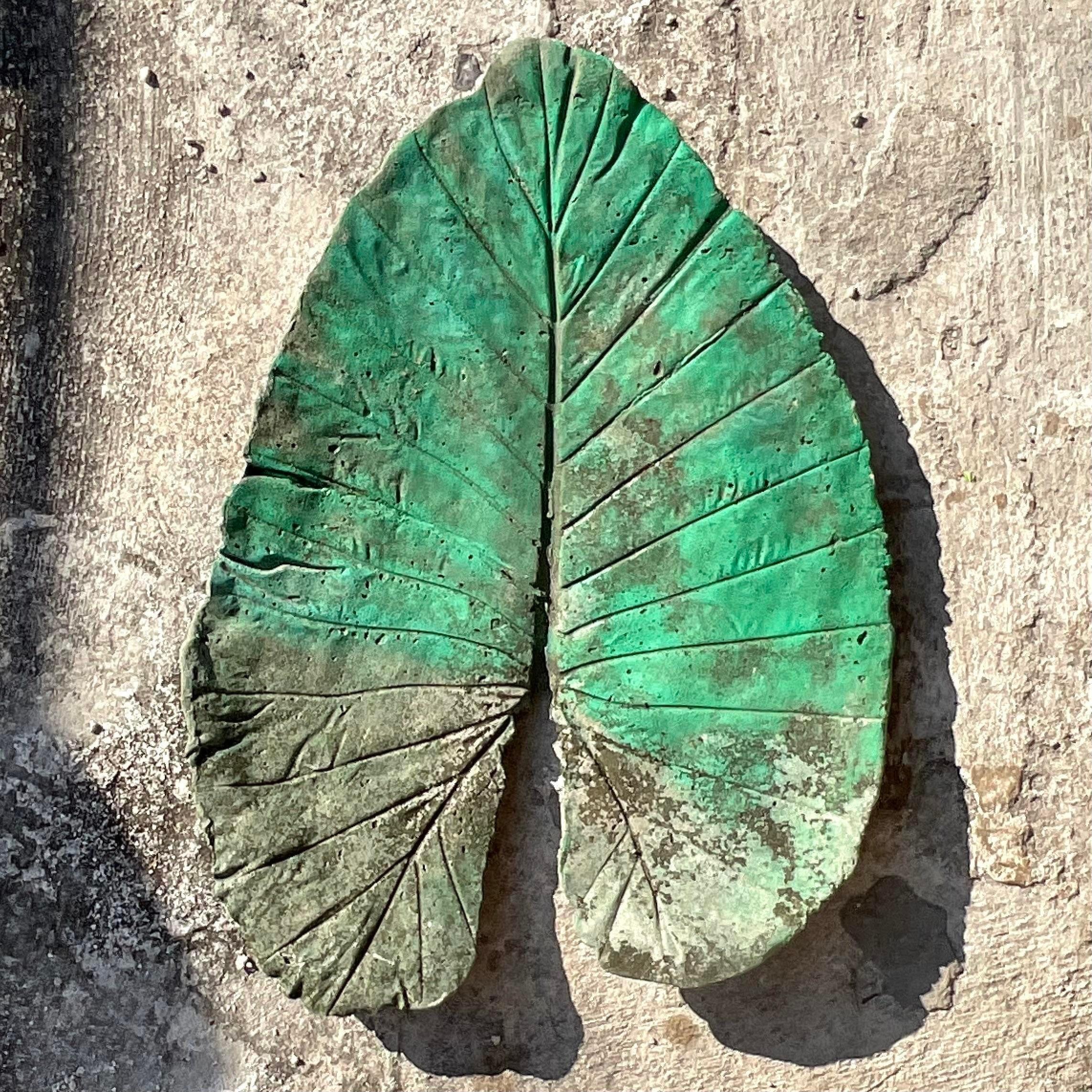 Nordamericano Foglia di orecchio di elefante vintage monumentale Boho in cemento armato in vendita