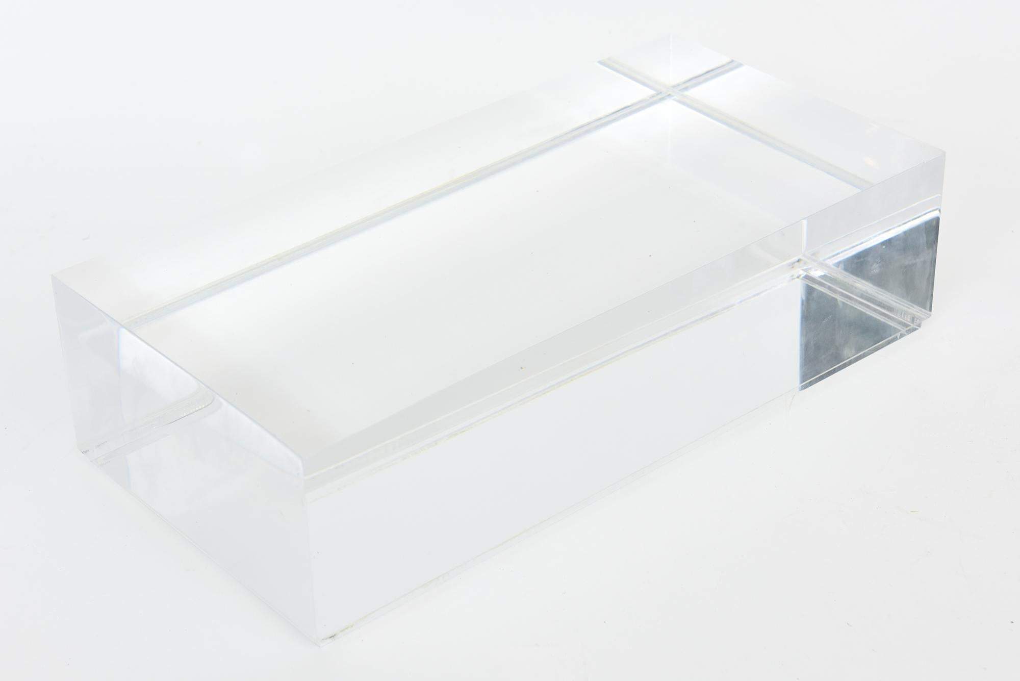 Scatola monumentale d'epoca in ottone, oro e lucite Accessorio da scrivania raro in vendita 1