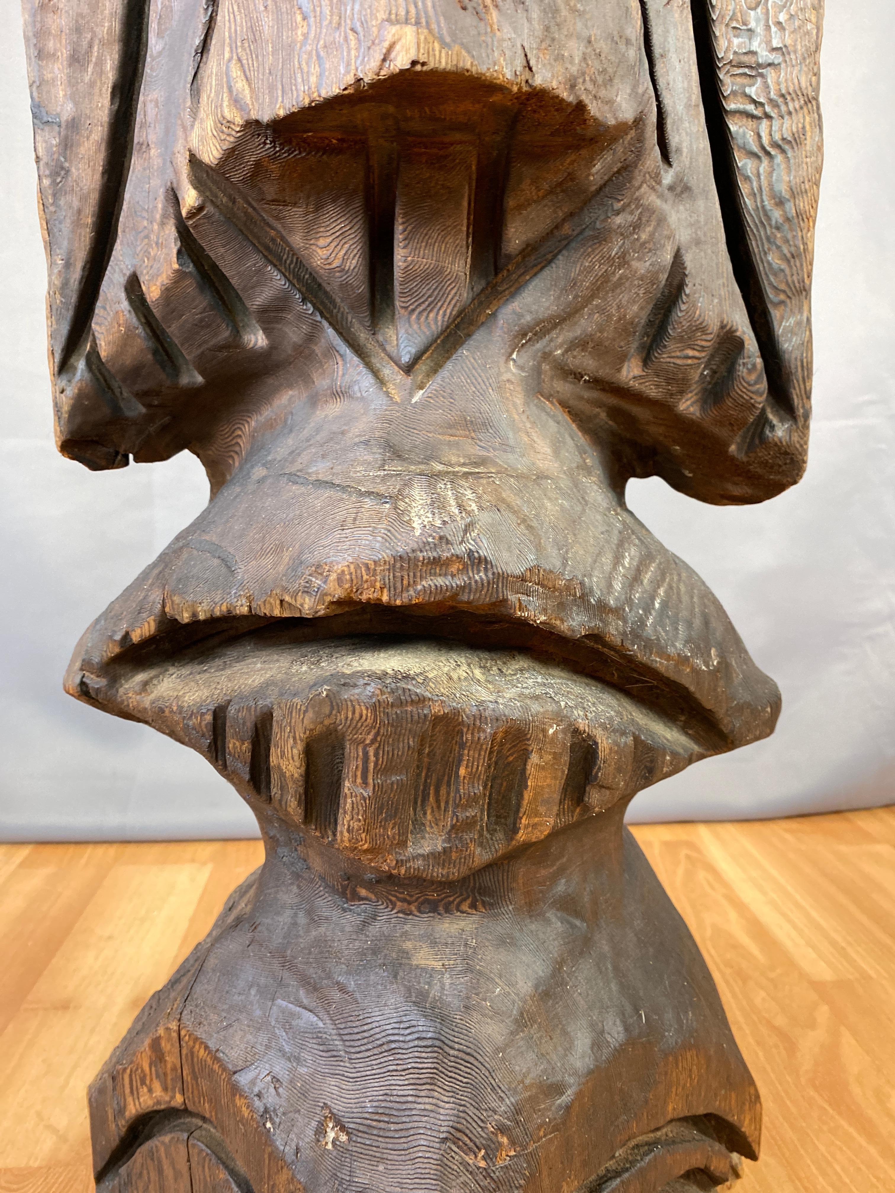 Sculpture monumentale Tiki en bois sculpté vintage en vente 4