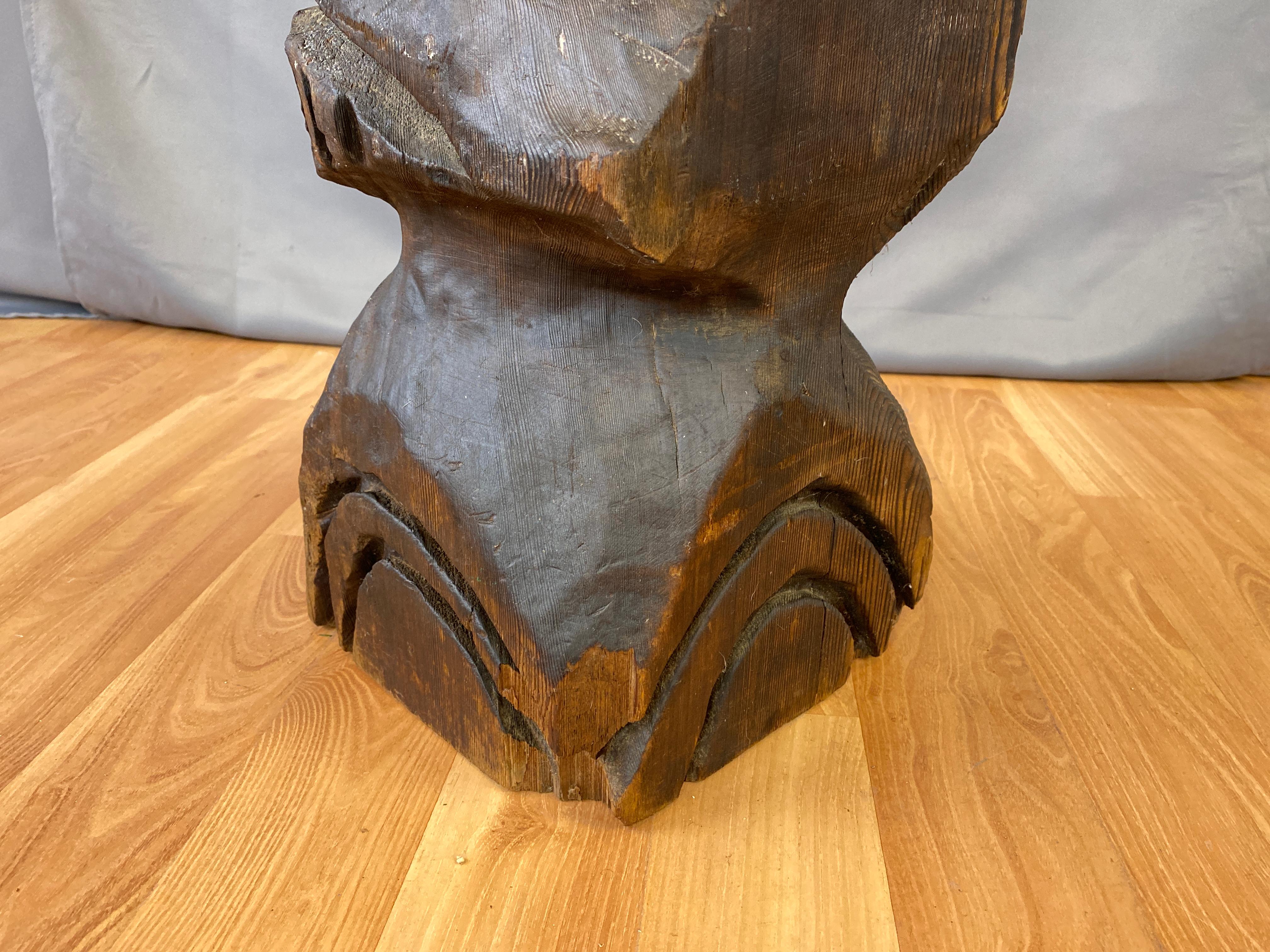Sculpture monumentale Tiki en bois sculpté vintage en vente 9