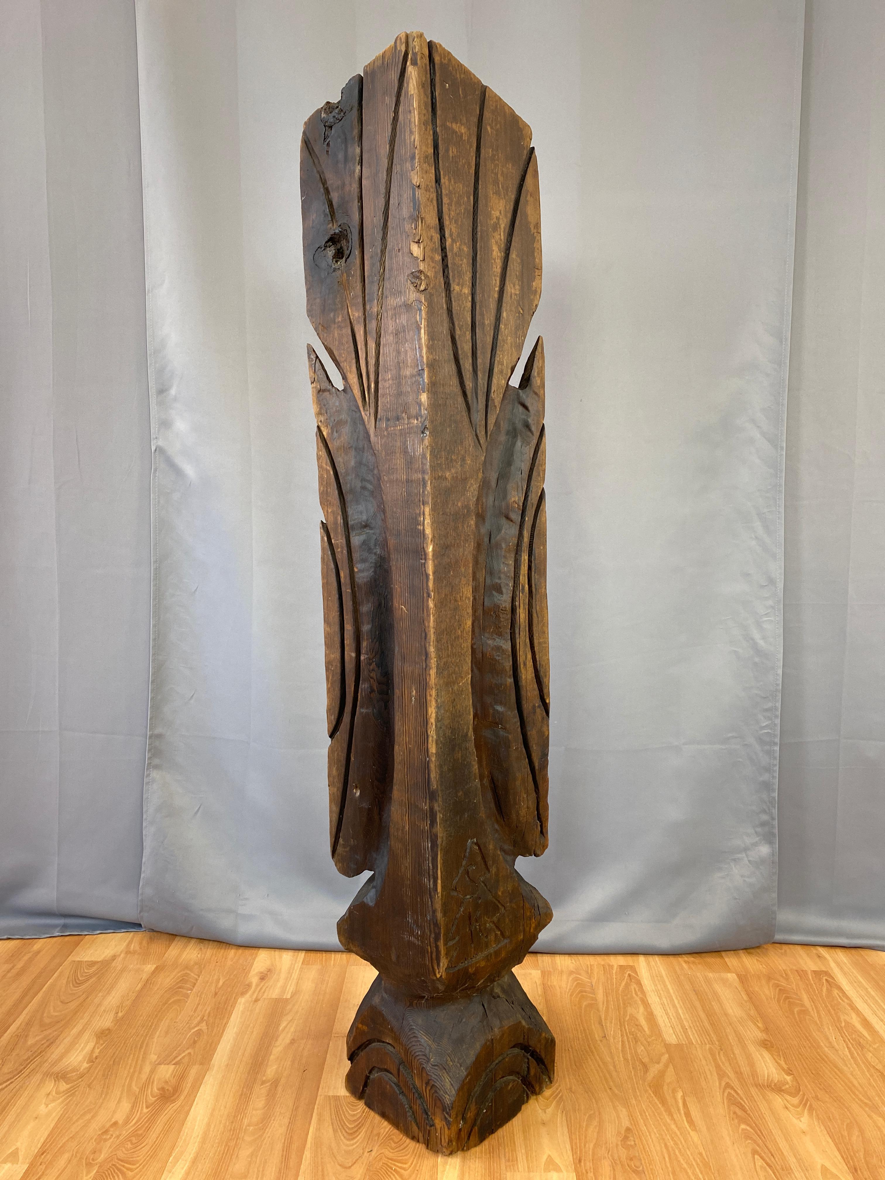 Monumentale geschnitzte Tiki-Skulptur aus Holz im Vintage-Stil im Zustand „Gut“ im Angebot in San Francisco, CA