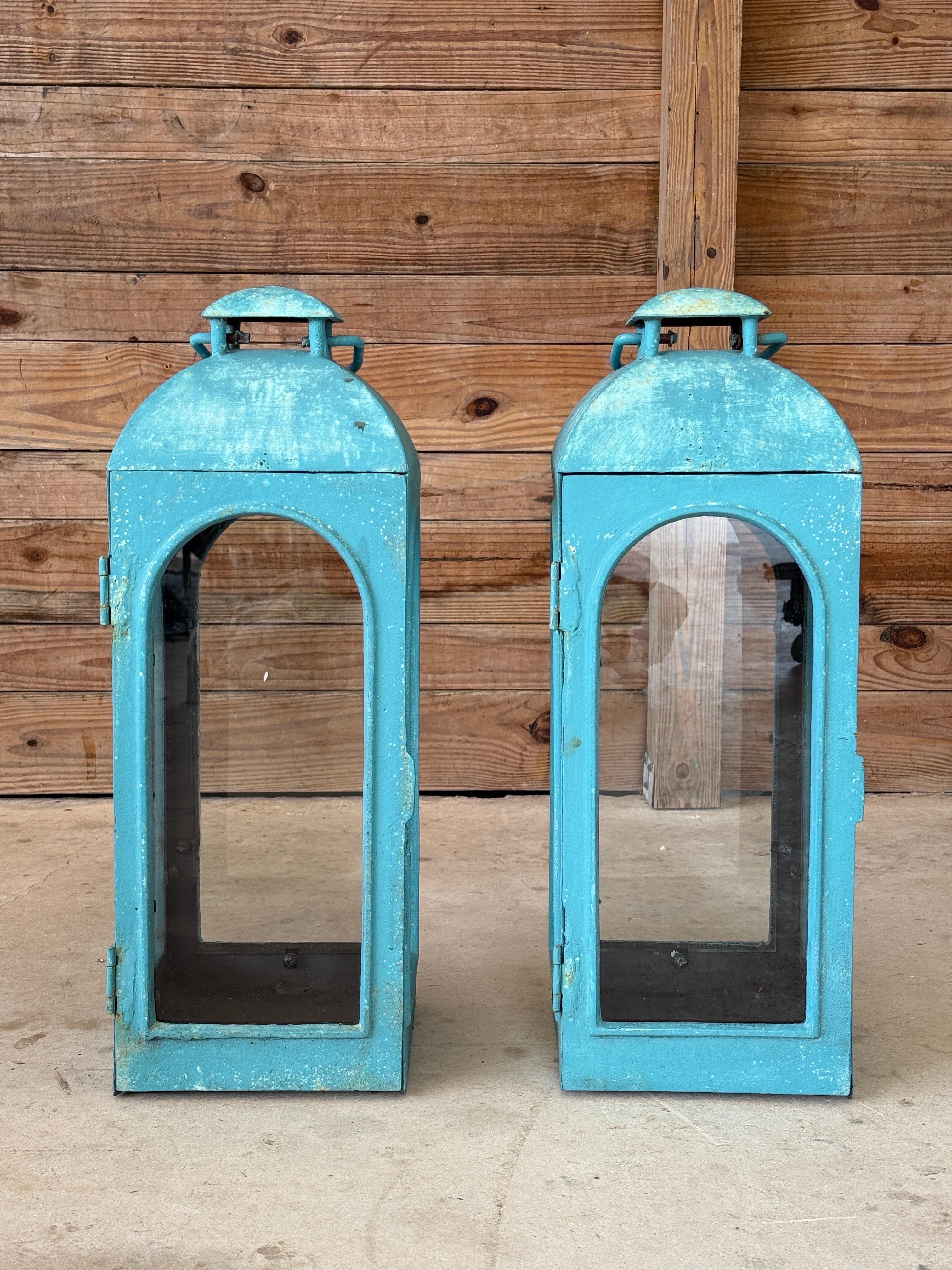 Lanterne monumentali d'epoca in ghisa con finitura turchese invecchiato - Coppia in vendita 6