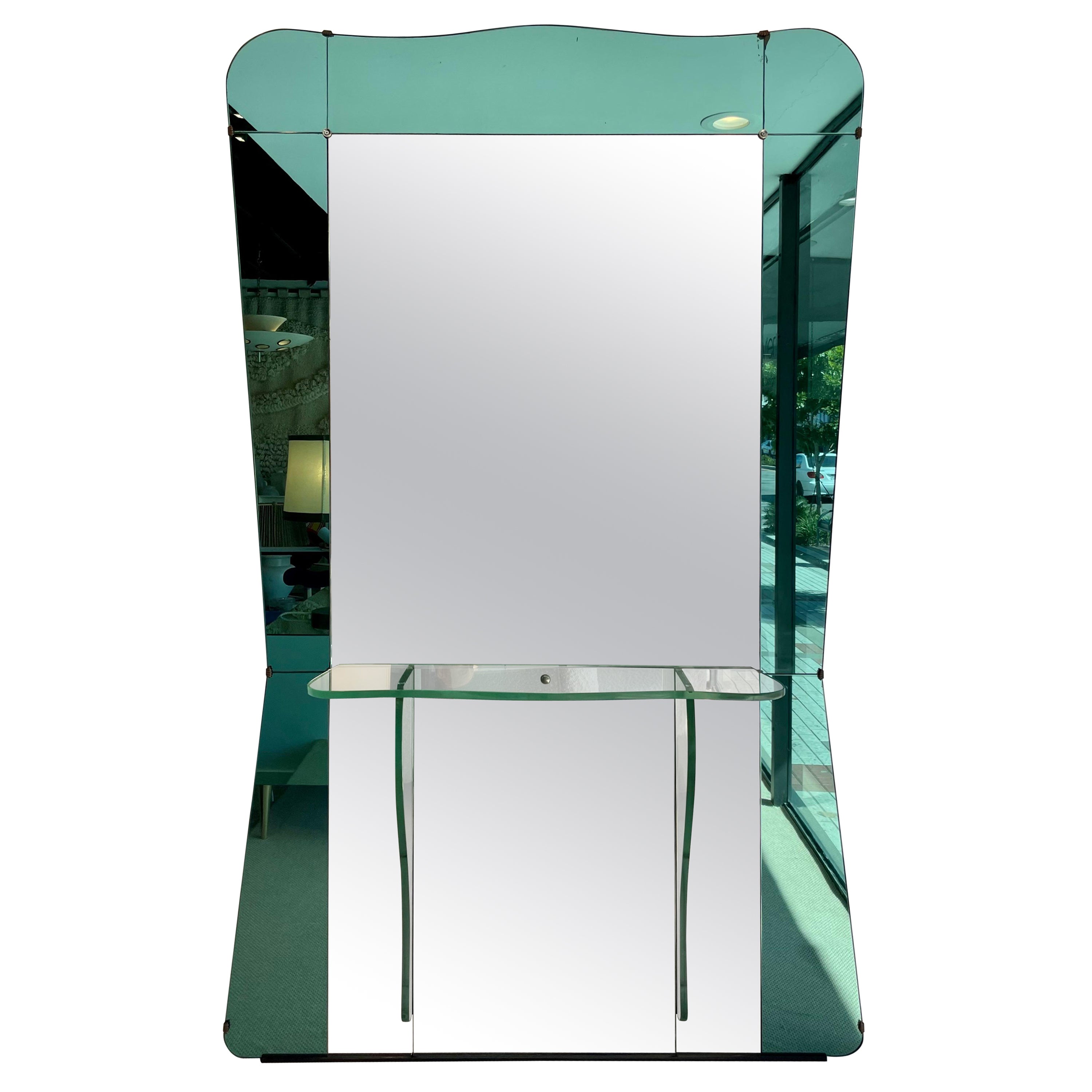 Miroir monumental vintage en forme de foyer, longueur de sol, par Cristal Arte en vente