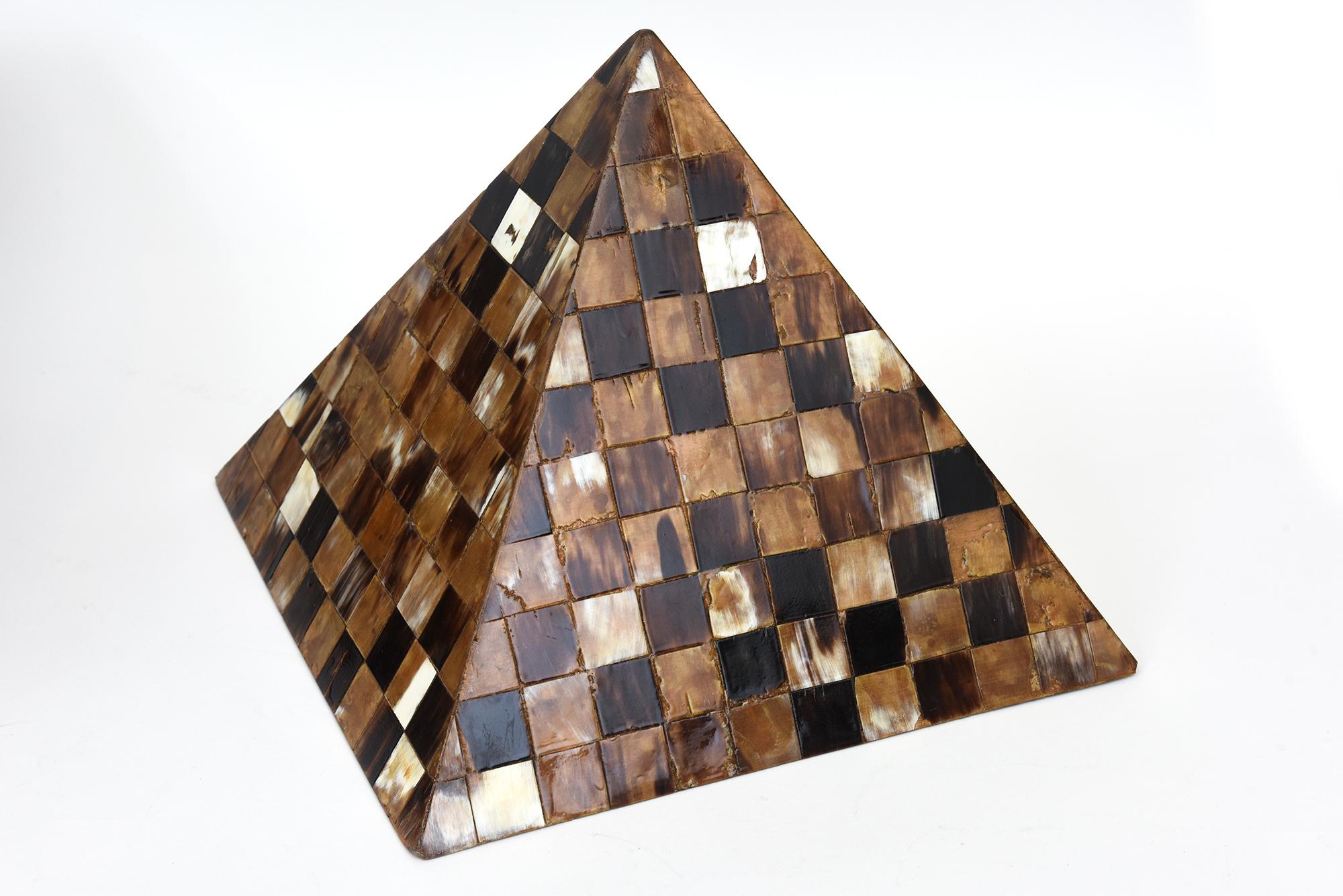 Scatola monumentale d'epoca con piramide in legno e corno in stile Karl Springer Rara in vendita 3