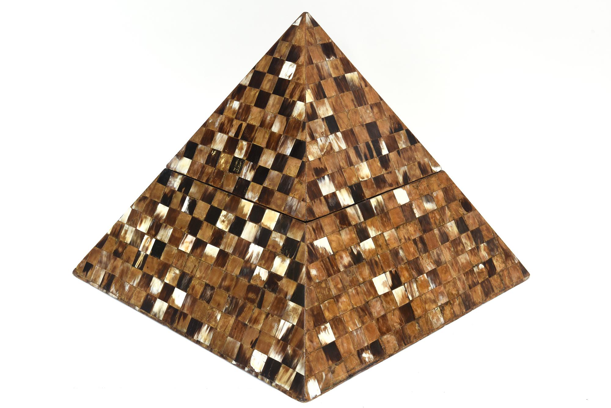 Scatola monumentale d'epoca con piramide in legno e corno in stile Karl Springer Rara in vendita 4