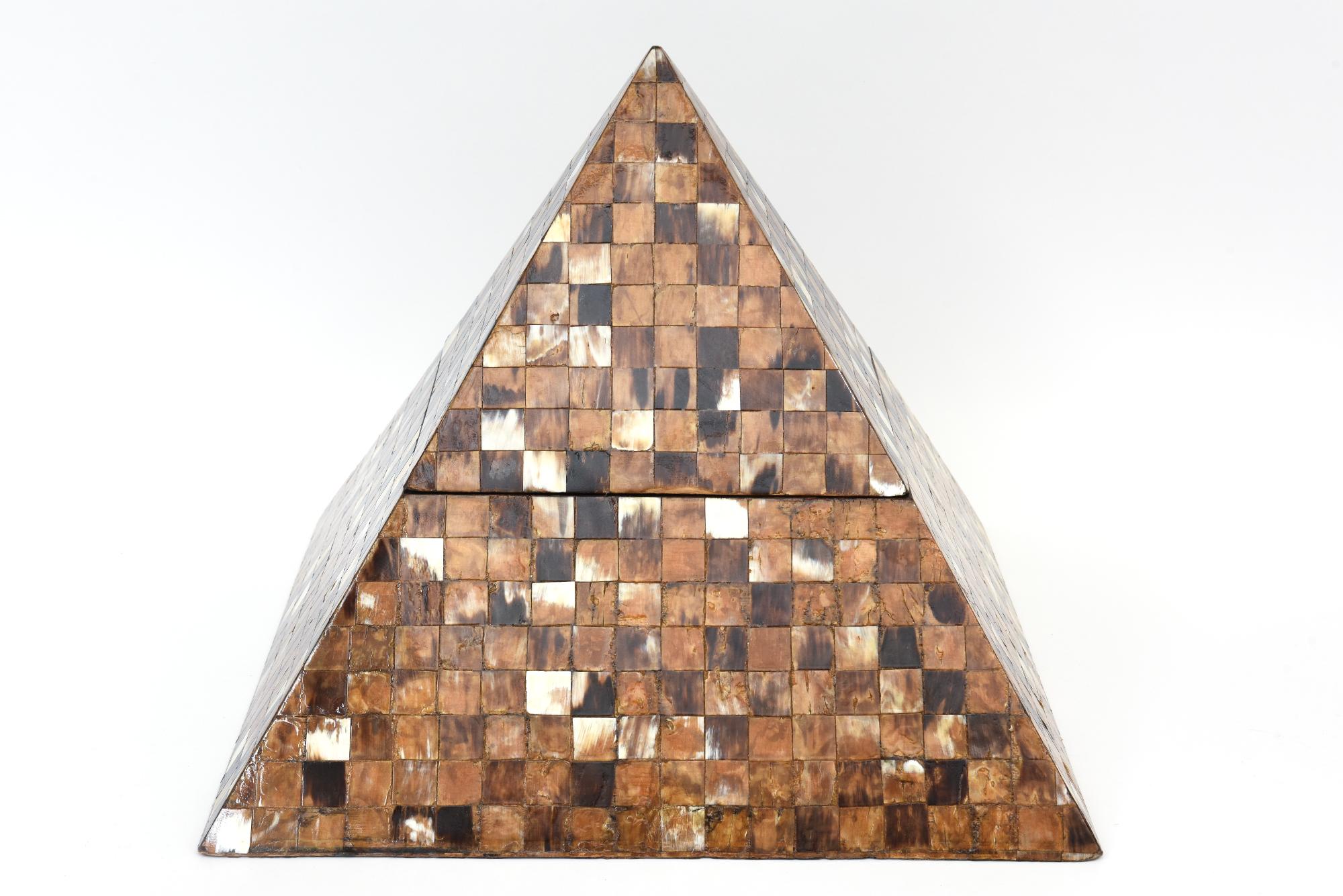 Scatola monumentale d'epoca con piramide in legno e corno in stile Karl Springer Rara in vendita 7