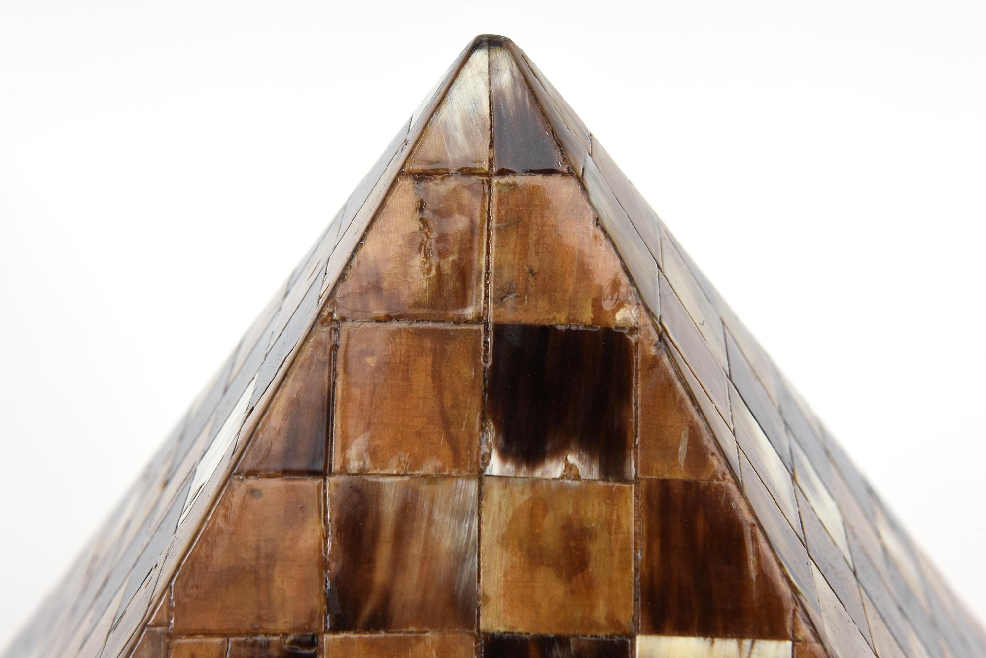 Fine XX secolo Scatola monumentale d'epoca con piramide in legno e corno in stile Karl Springer Rara in vendita