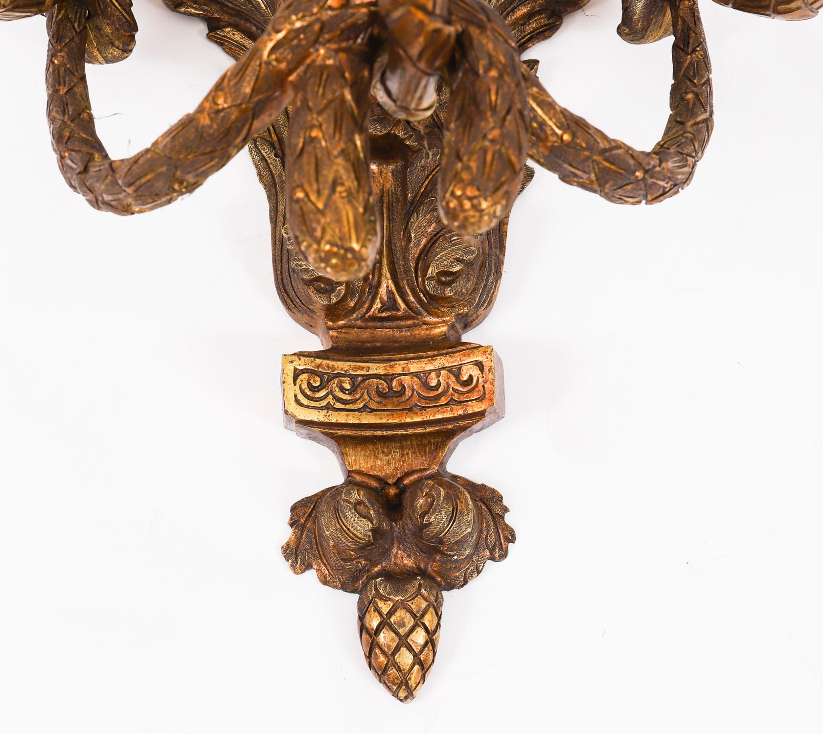 Vintage Par Monumental Ormolu Lámparas de Pared de Dos Brazos Apliques de mediados del siglo XX en Bueno estado para la venta en London, GB