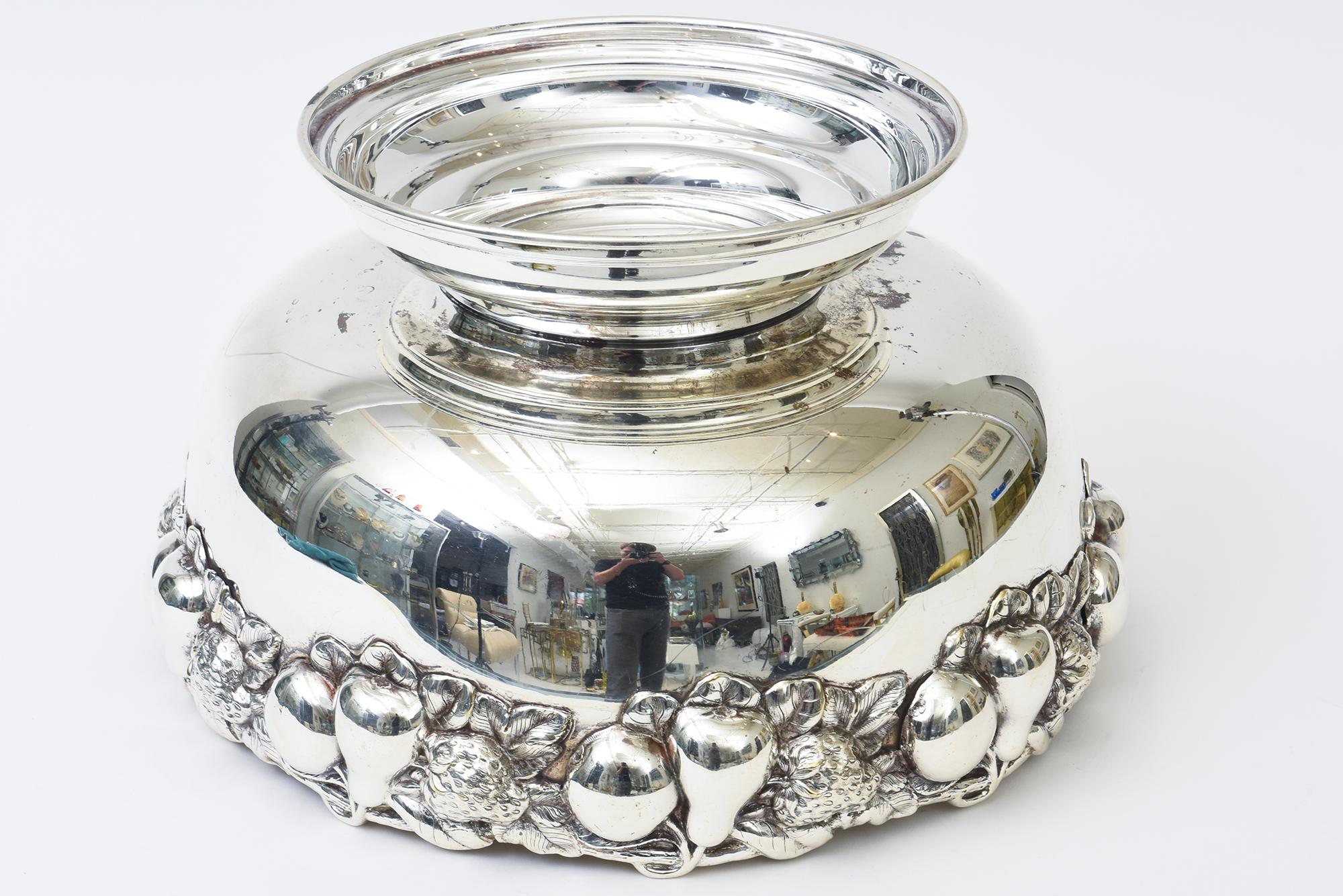 Vintage Monumental Silber-Platte servieren Schüssel, Punch Bowl Stilisierte Obst RIm MCM im Angebot 4