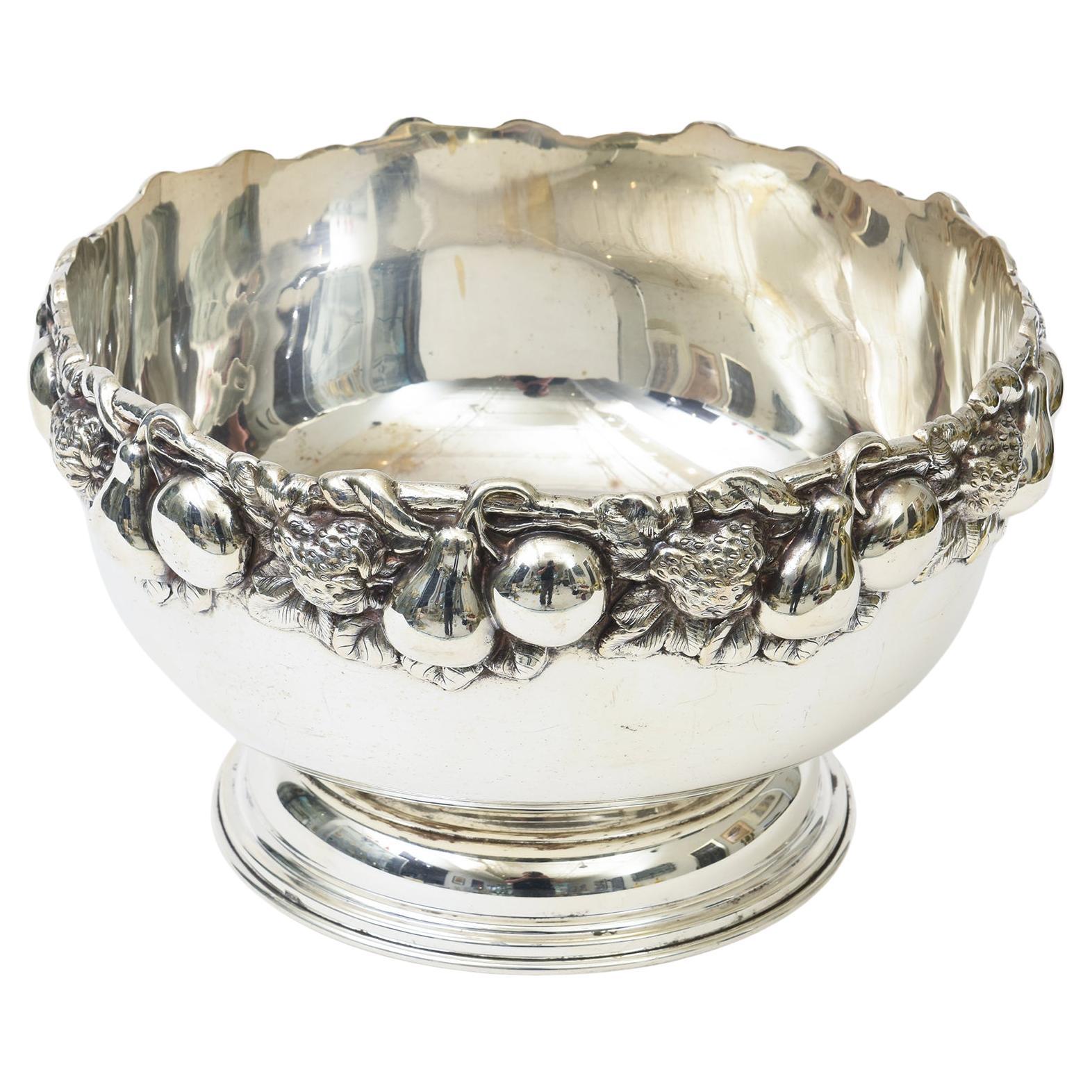 Vintage Monumental Silber-Platte servieren Schüssel, Punch Bowl Stilisierte Obst RIm MCM im Angebot