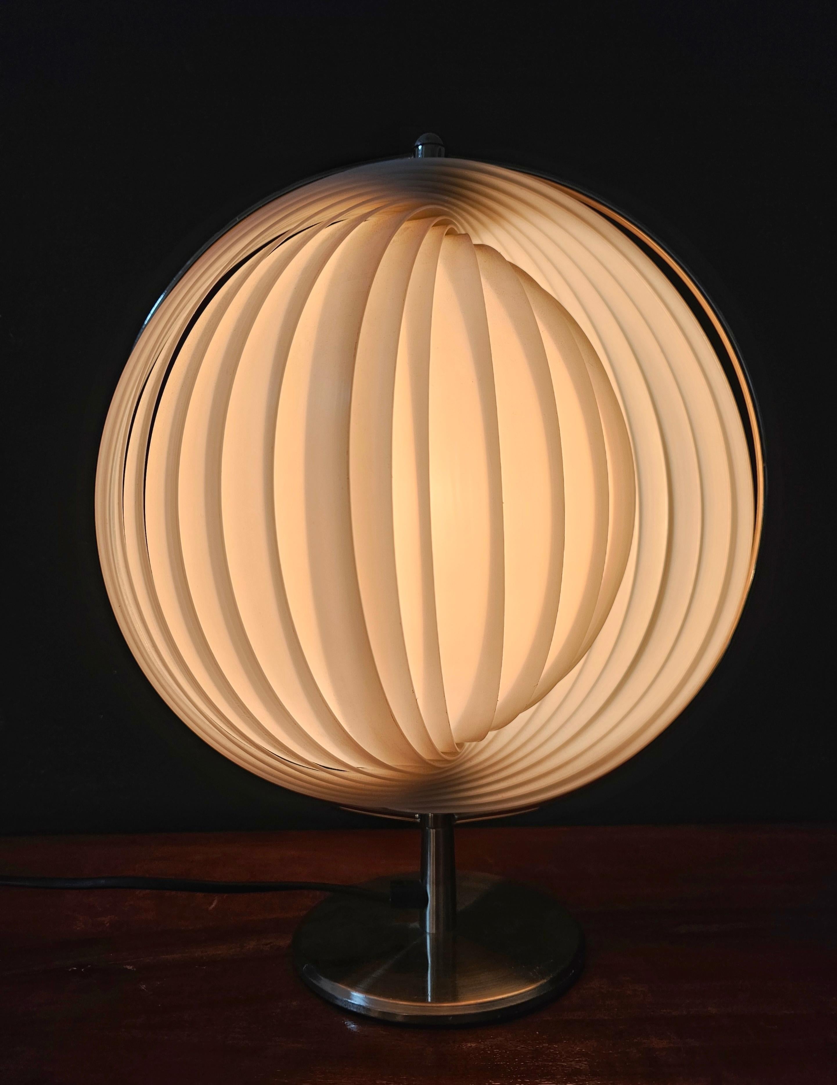 Lámpara lunar vintage de KARE Design realizada en estilo Verner Panton, España Años 80 Acero en venta