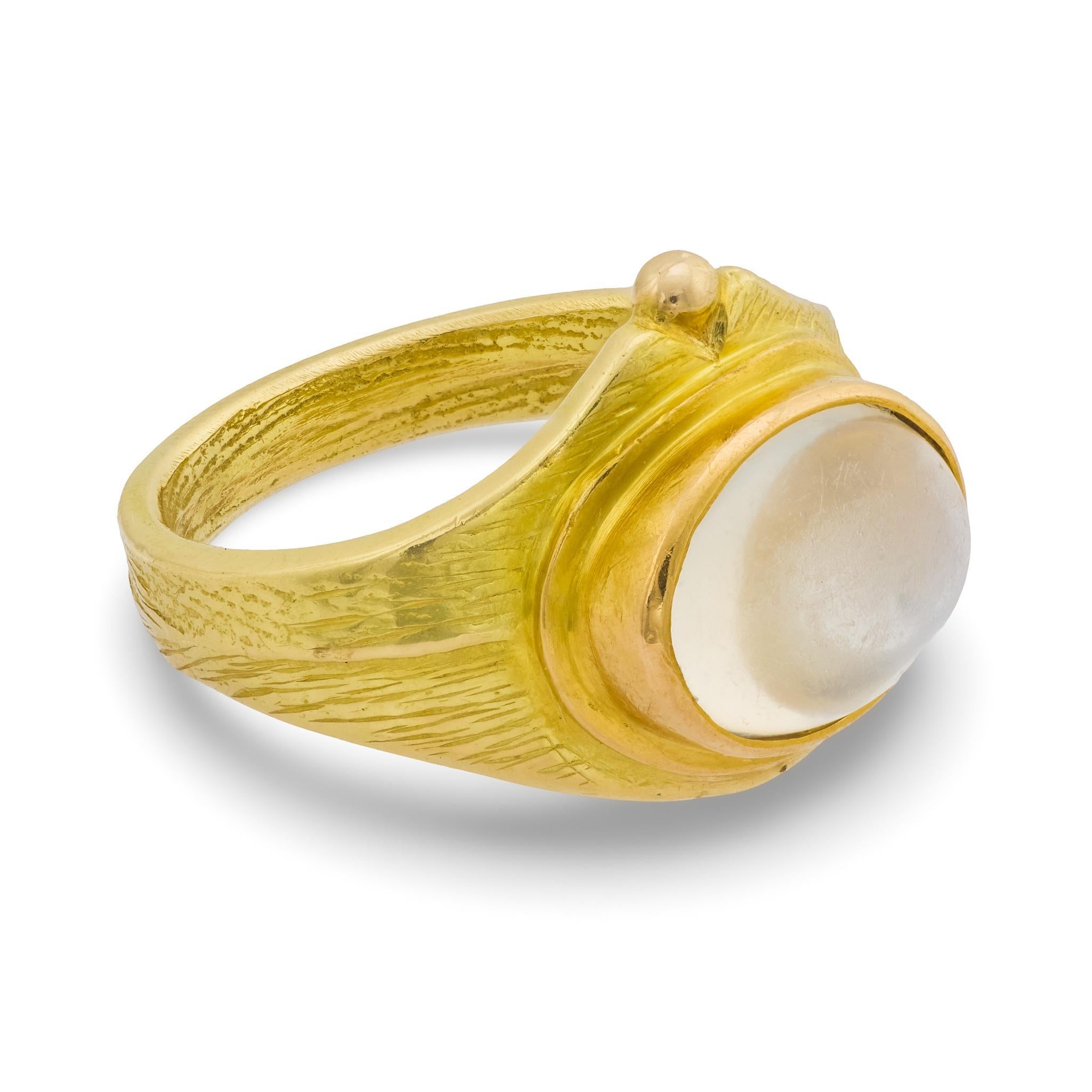 Vintage Mondstein 18k Gelbgold Lünette gesetzt Ring (Zeitgenössisch) im Angebot