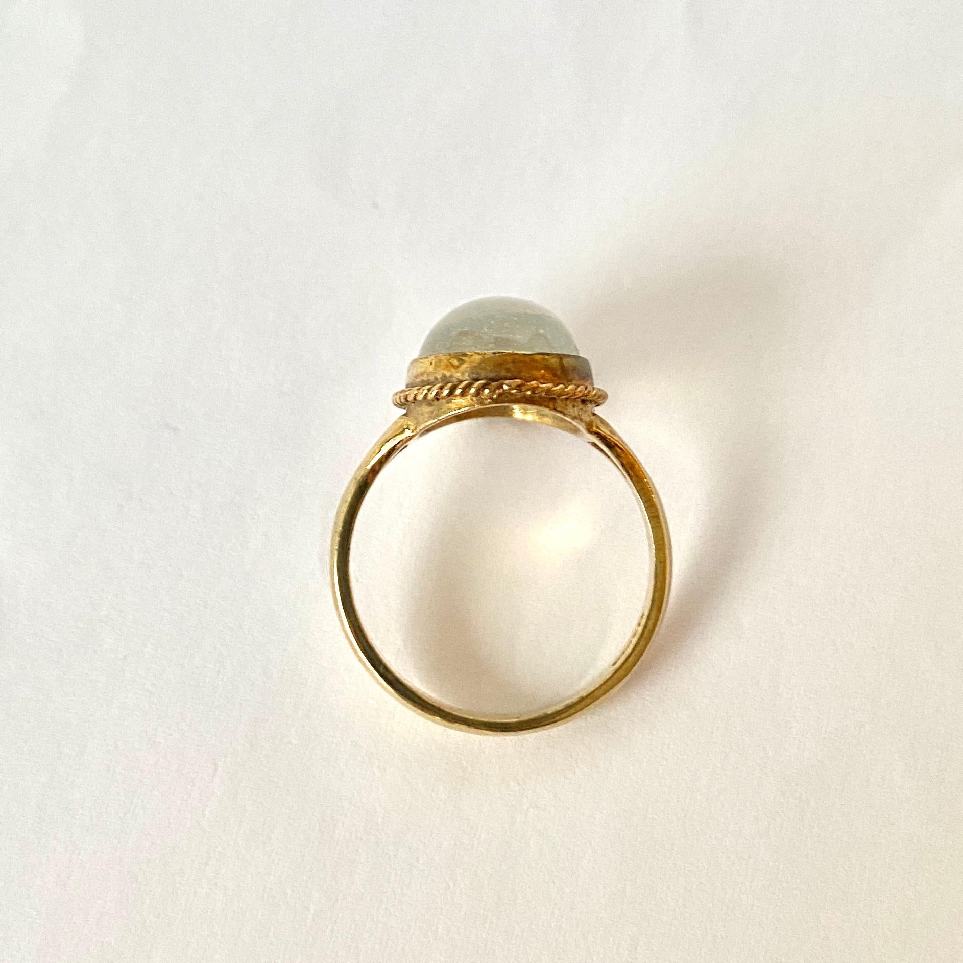 Vintage Mondstein und 9 Karat Gold Ring (Cabochon)