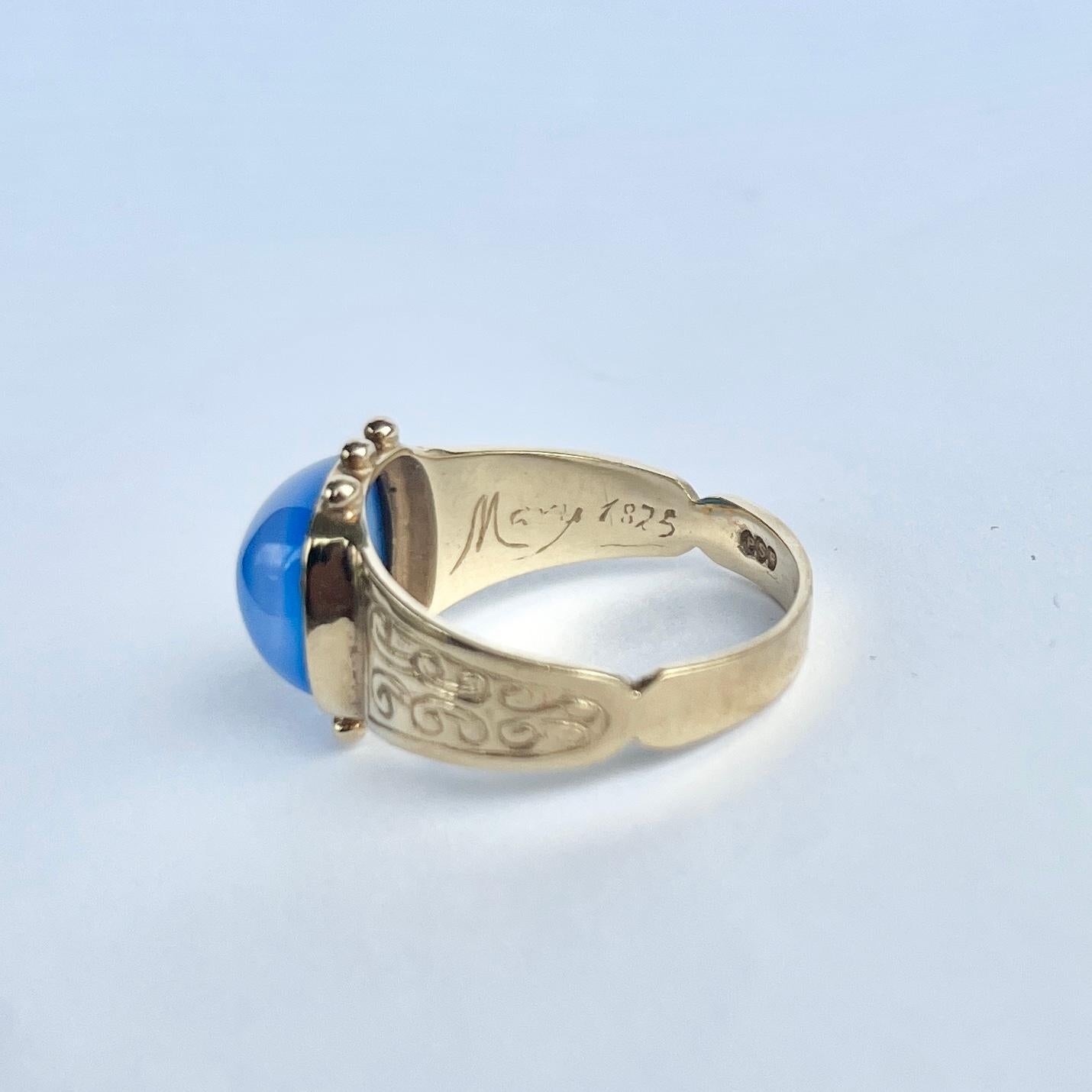 Vintage Moonstone and 9 Carat Gold Signet Ring In Good Condition For Sale In Chipping Campden, GB