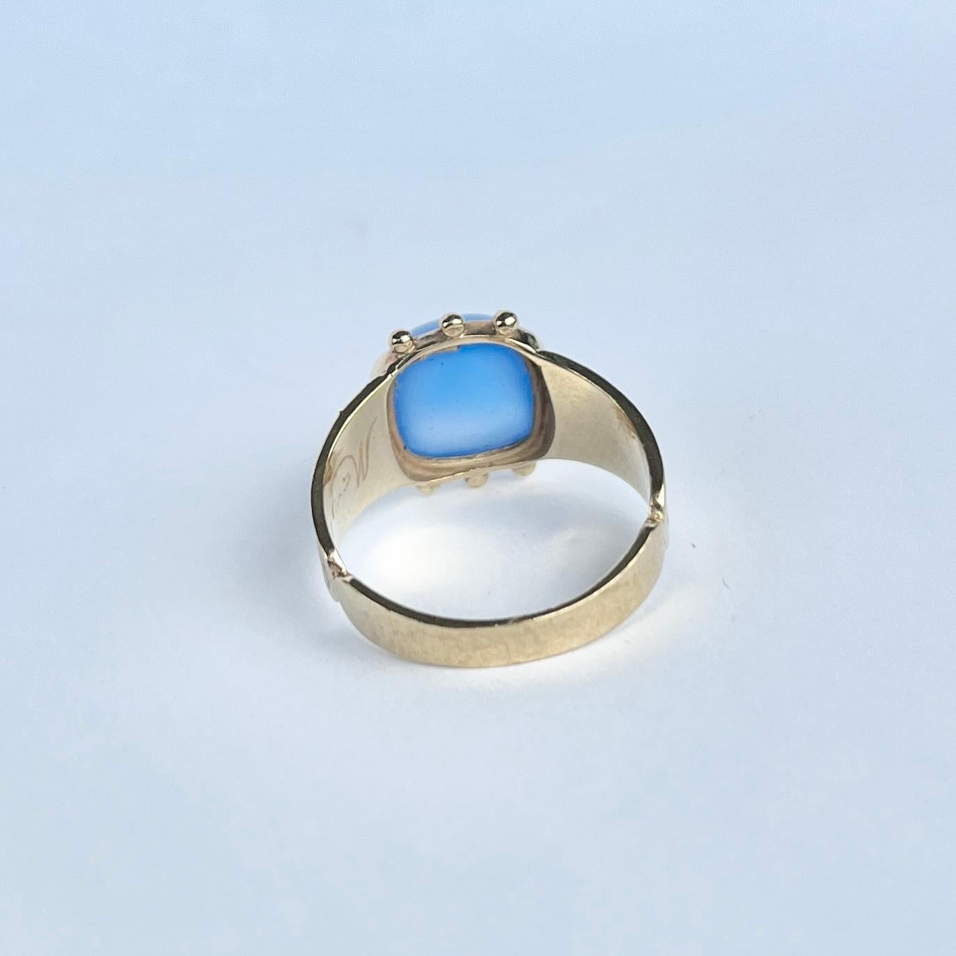 Women's Vintage Moonstone and 9 Carat Gold Signet Ring For Sale