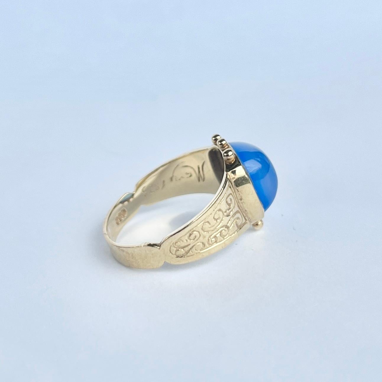 Vintage Moonstone and 9 Carat Gold Signet Ring For Sale 1