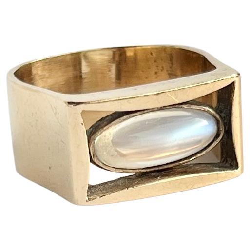 Anillo de sello vintage de piedra lunar y oro de 9 quilates