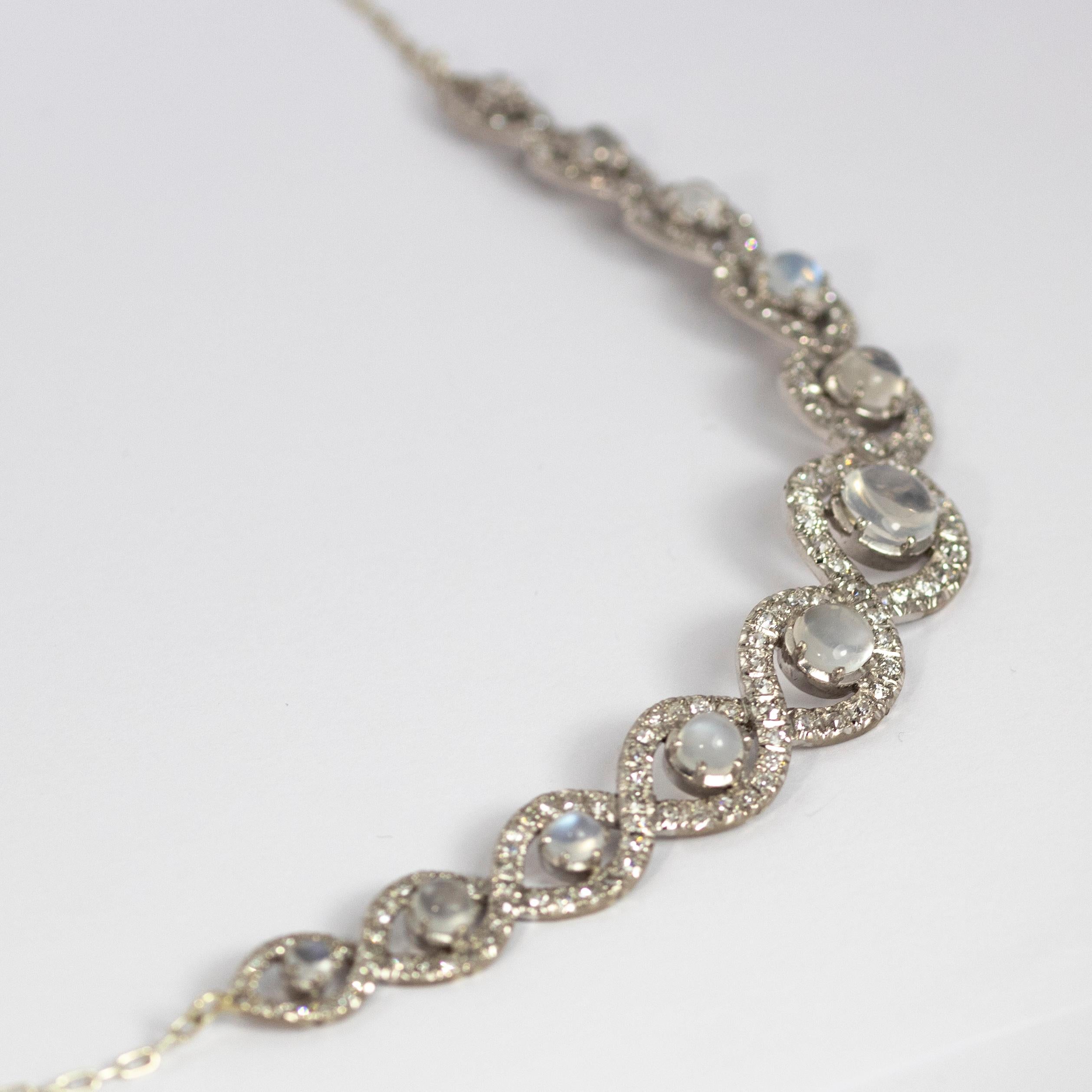 Vintage Moonstone and Diamond Platinum Necklace (Moderne)