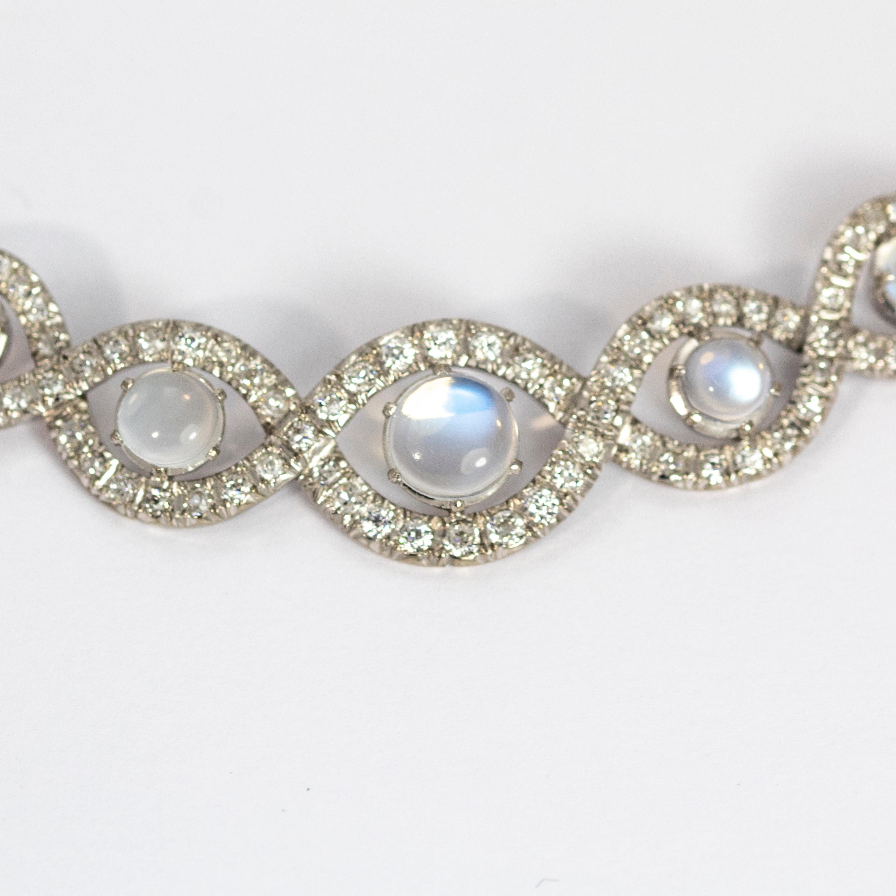 Vintage Moonstone and Diamond Platinum Necklace im Zustand „Gut“ in Chipping Campden, GB
