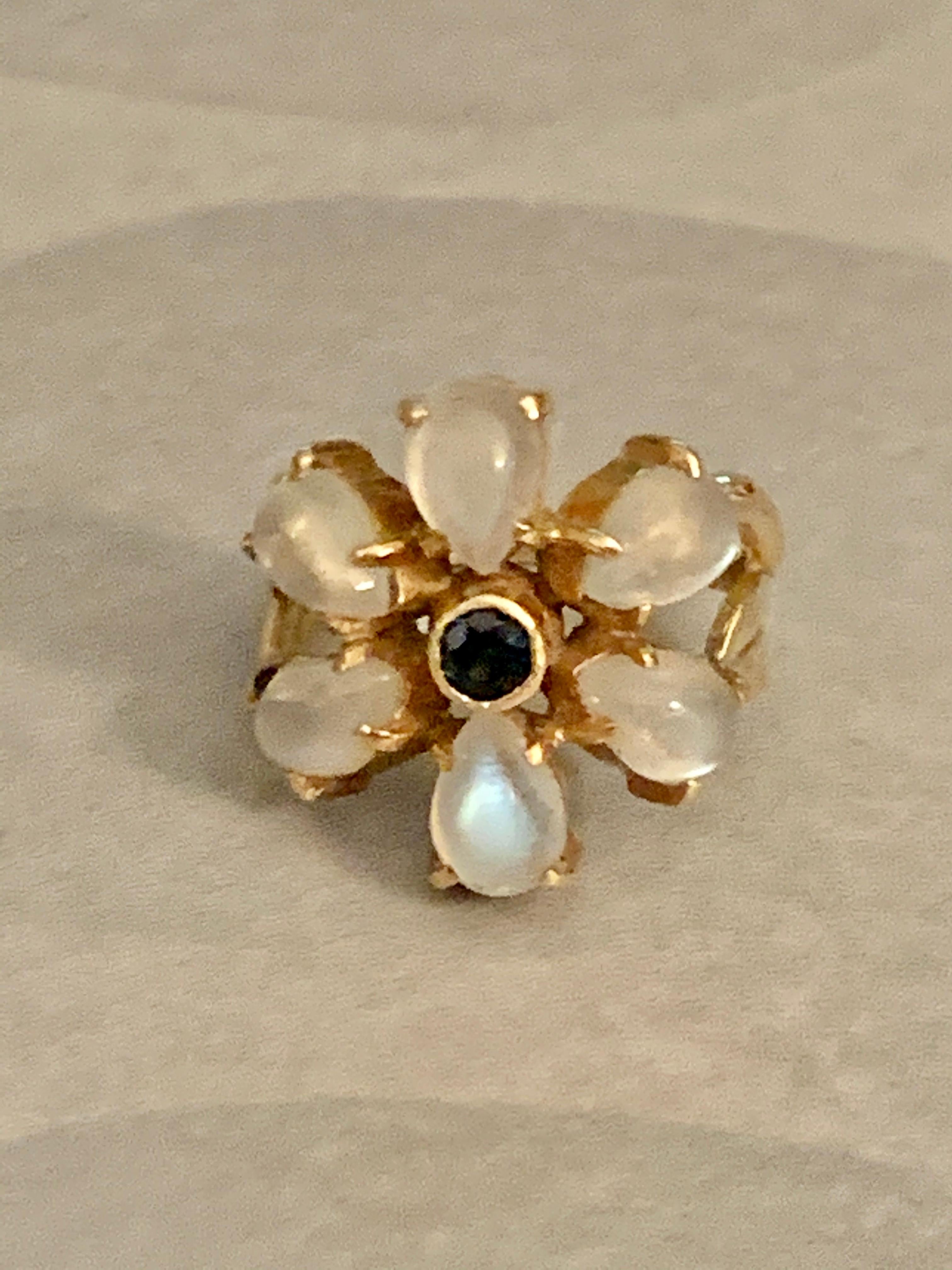 Mixed Cut Vintage Moonstone and Sapphire 14 Karat Yellow Gold Ring For Sale