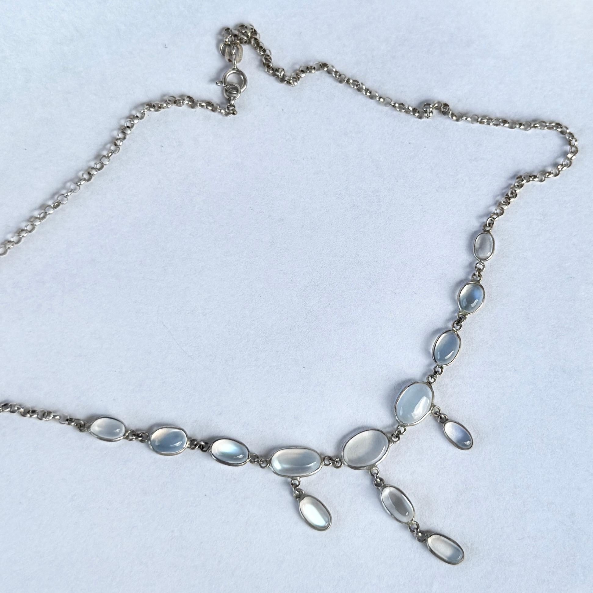 Cabochon Collana vintage con pietra di luna e frange in argento in vendita