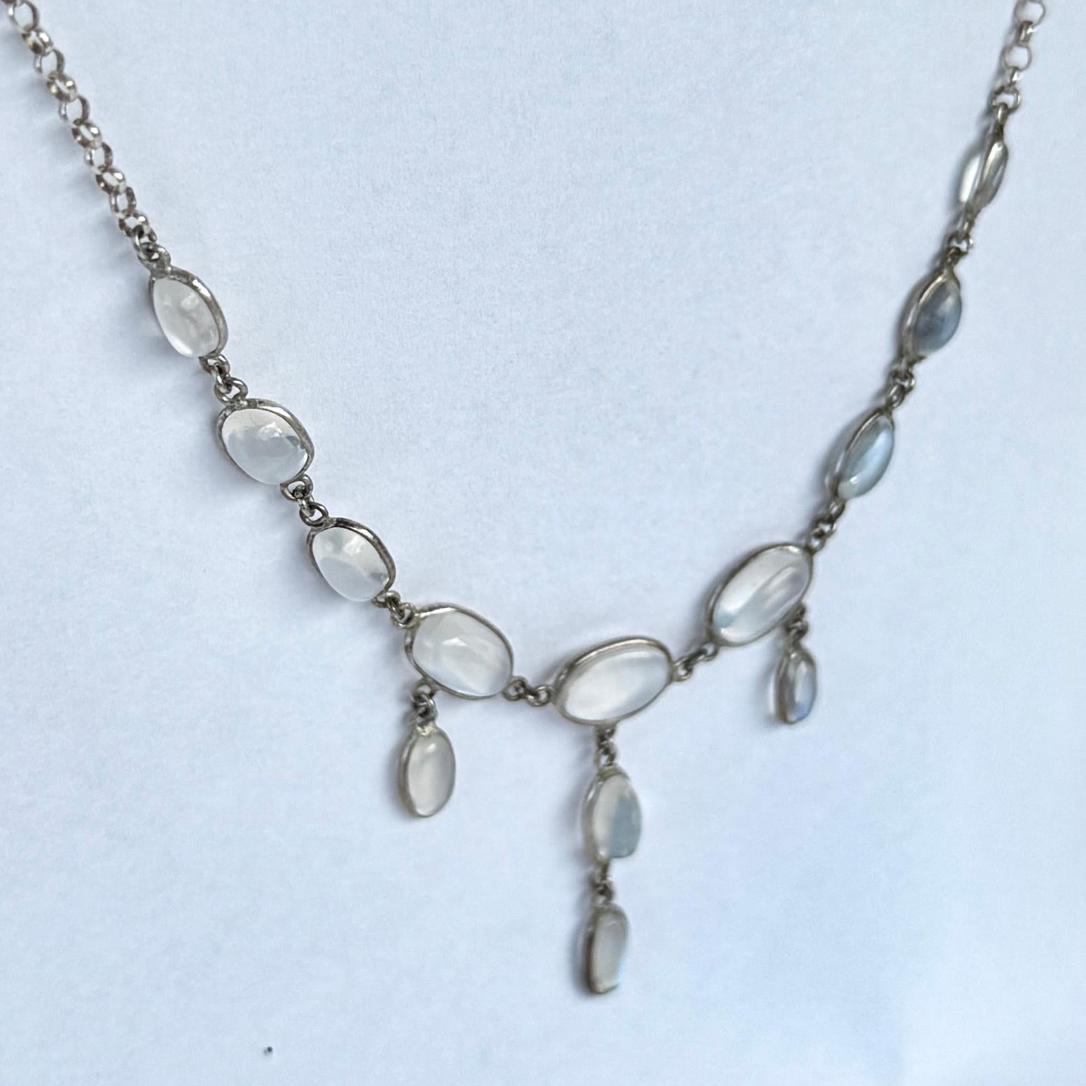 Collana vintage con pietra di luna e frange in argento In condizioni buone in vendita a Chipping Campden, GB