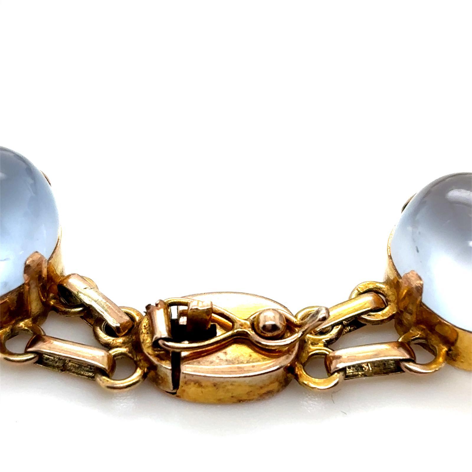Vintage Moonstone Bracelet 18 Karat Yellow Gold For Sale 2