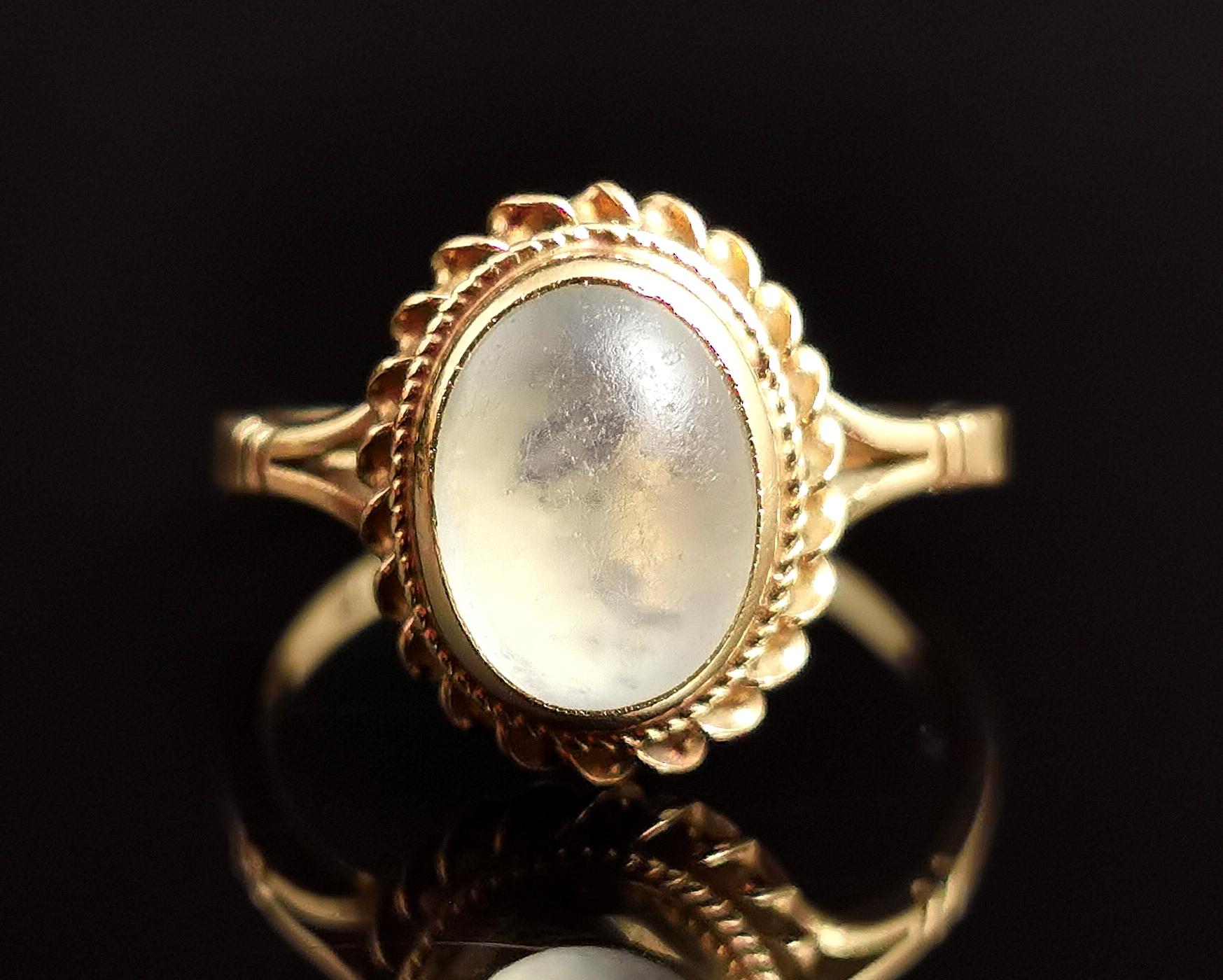 Retro Vintage Moonstone Cabochon Ring, 9 Karat Yellow Gold