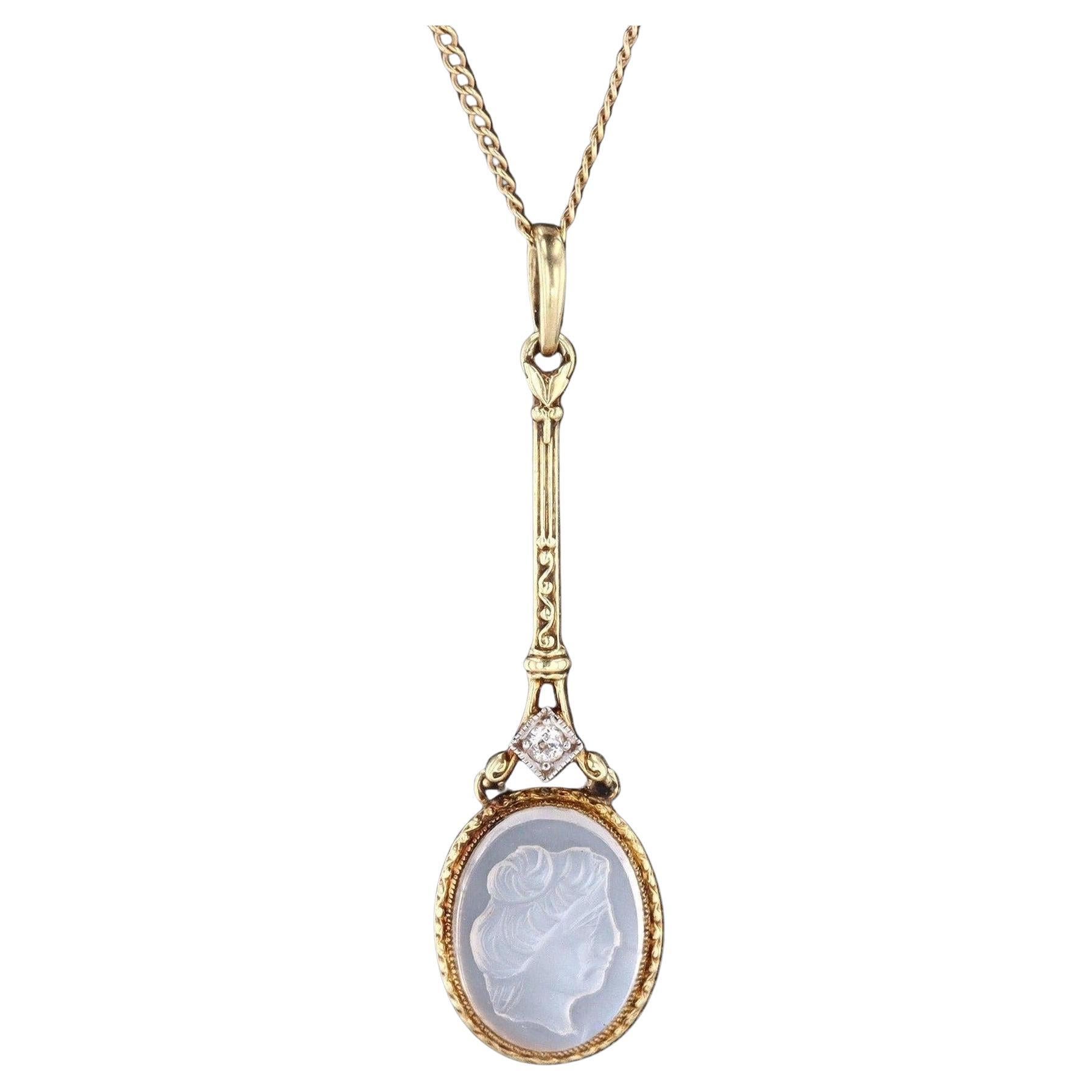 Vintage Moonstone Cameo Necklace of 14k Gold For Sale