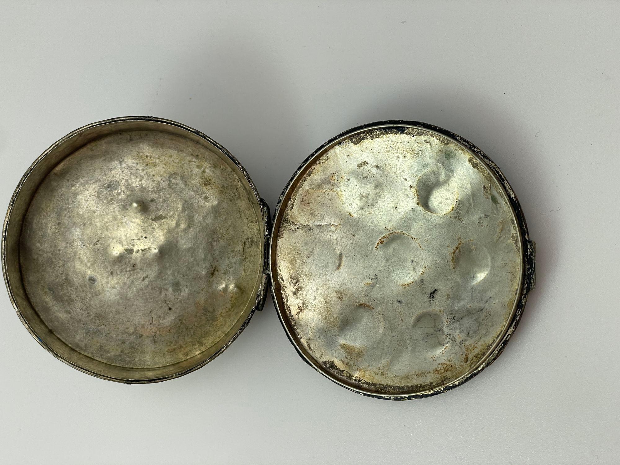 Fatto a mano Scatola sajai moresca d'epoca con pietre semipreziose in vendita