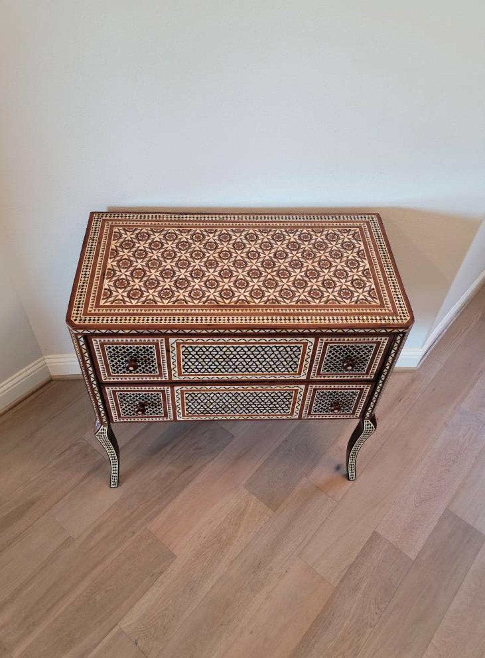 Vintage Moorish Style Mother Of Pearl Inlaid Chest Of Drawers In Good Condition In Forney, TX