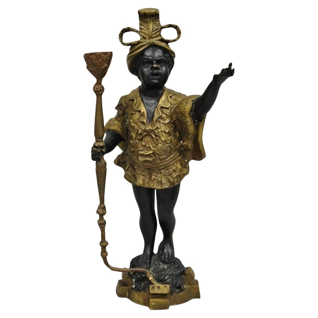 Portacandele d'epoca in bronzo figurato in stile moresco veneziano Blackamoor