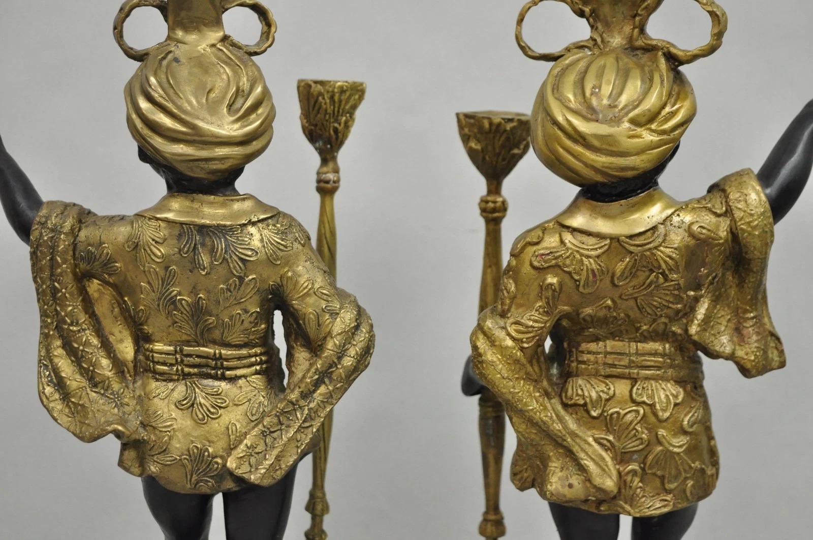 Coppia di candelabri d'epoca in bronzo figurato in stile moresco veneziano Blackamoor in vendita 4