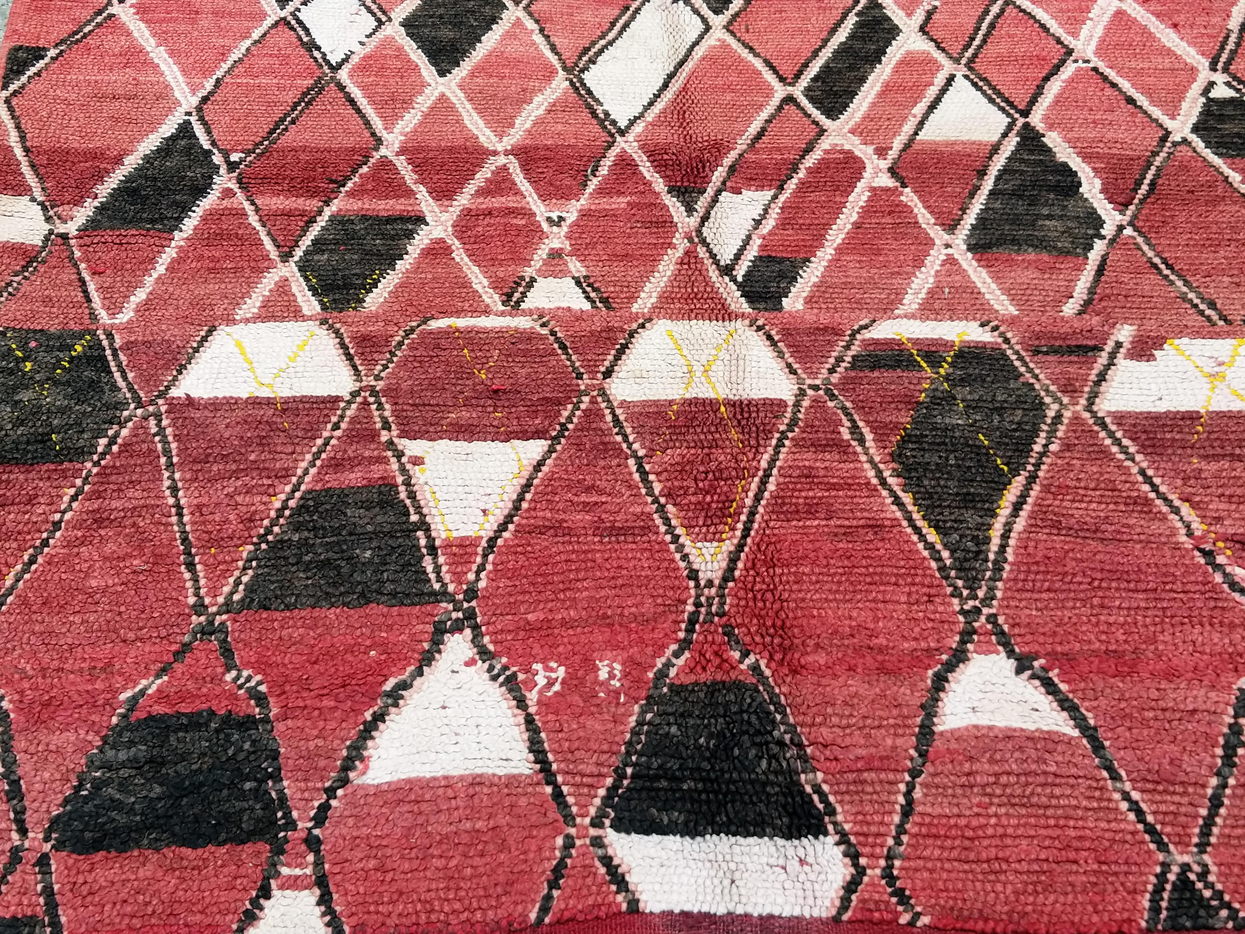 Vintage Moroccan Berber Abstract Geometric Wool Rug, 1940's For Sale 7