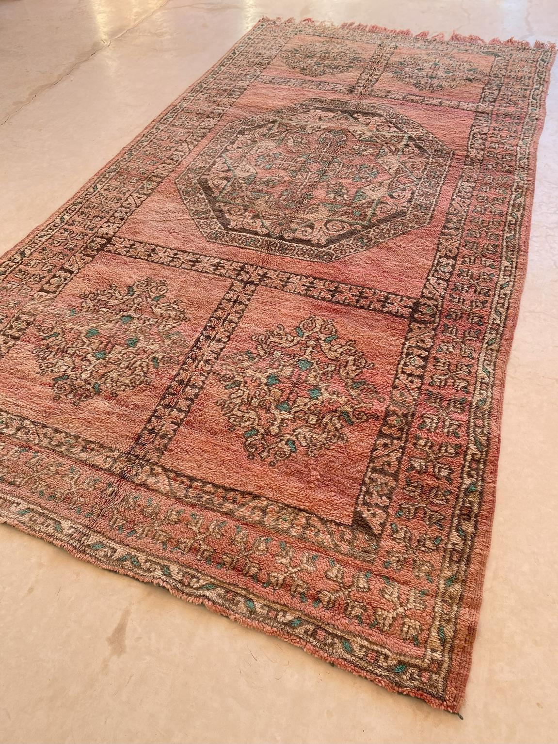 Vintage Moroccan Ait Yacoub rug - Peach fuzz - 7.1x13.3feet / 217x407cm For Sale 5