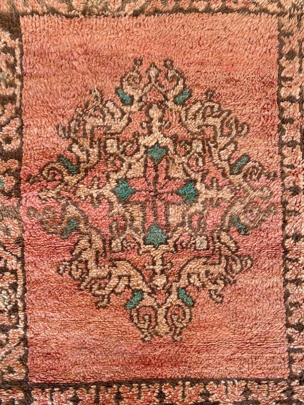 Vintage Moroccan Ait Yacoub rug - Peach fuzz - 7.1x13.3feet / 217x407cm For Sale 6