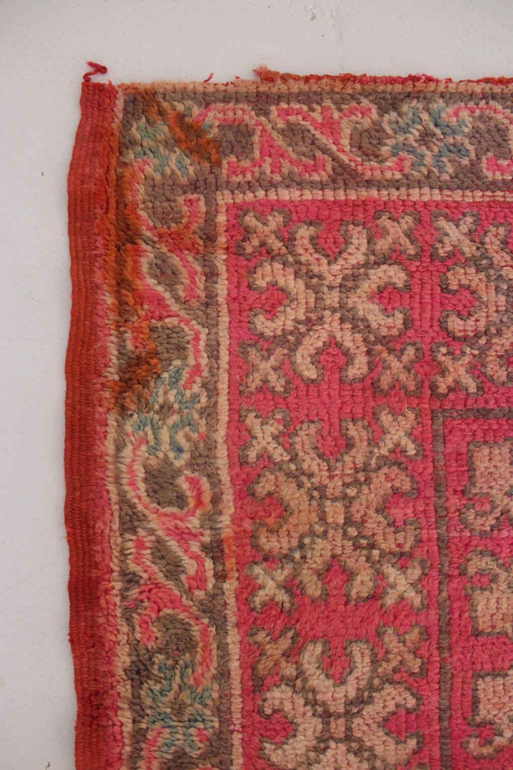 Vintage Moroccan Aït Yacoub rug - Pink - 6x12.6feet / 184x385cm For Sale 9