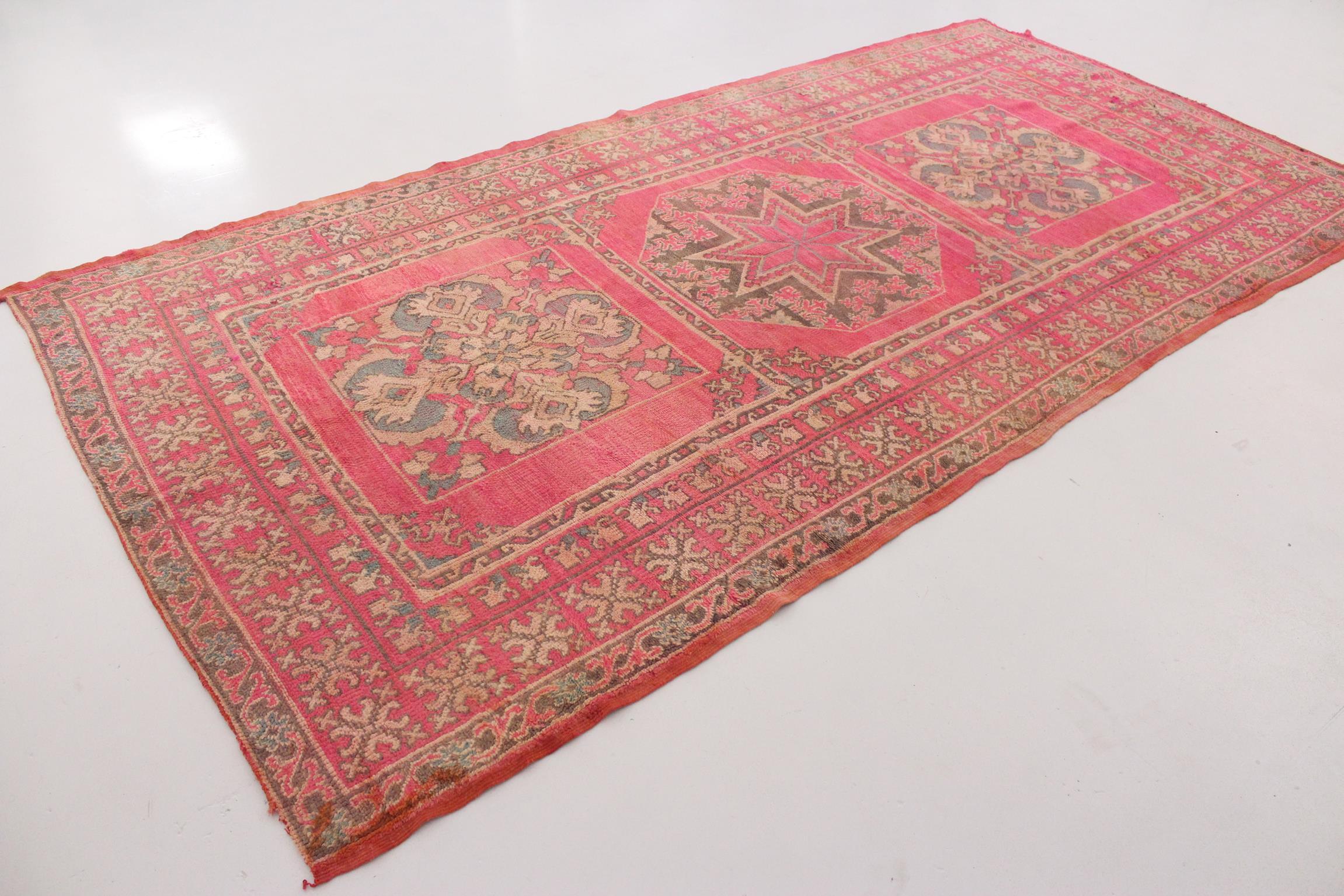 Vintage marokkanischen Aït Yacoub Teppich - Rosa - 6x12.6feet / 184x385cm (Handgeknüpft) im Angebot