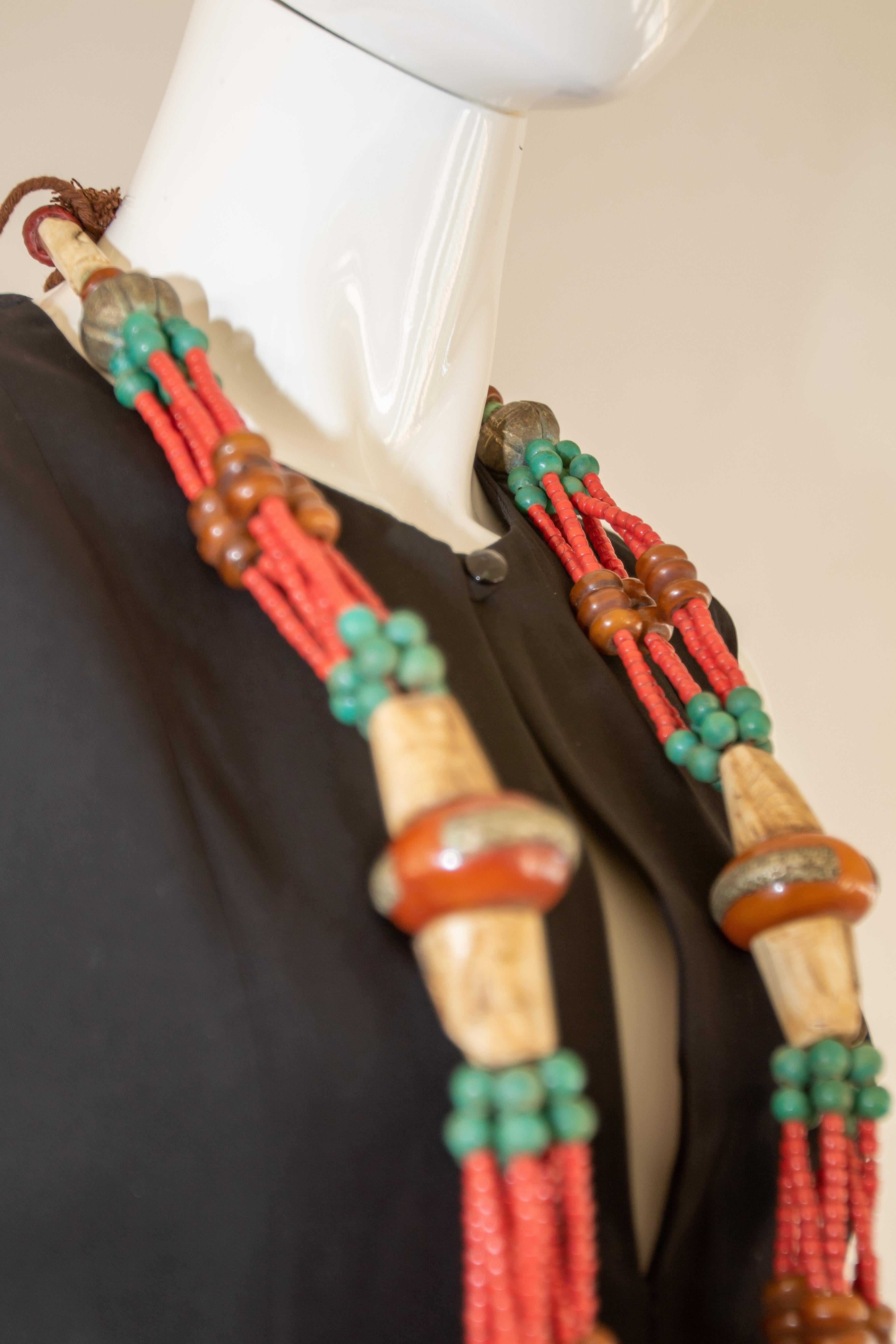Vintage marokkanischen Bernstein Harz Berber Hochzeit Halskette Wanddekoration im Angebot 4