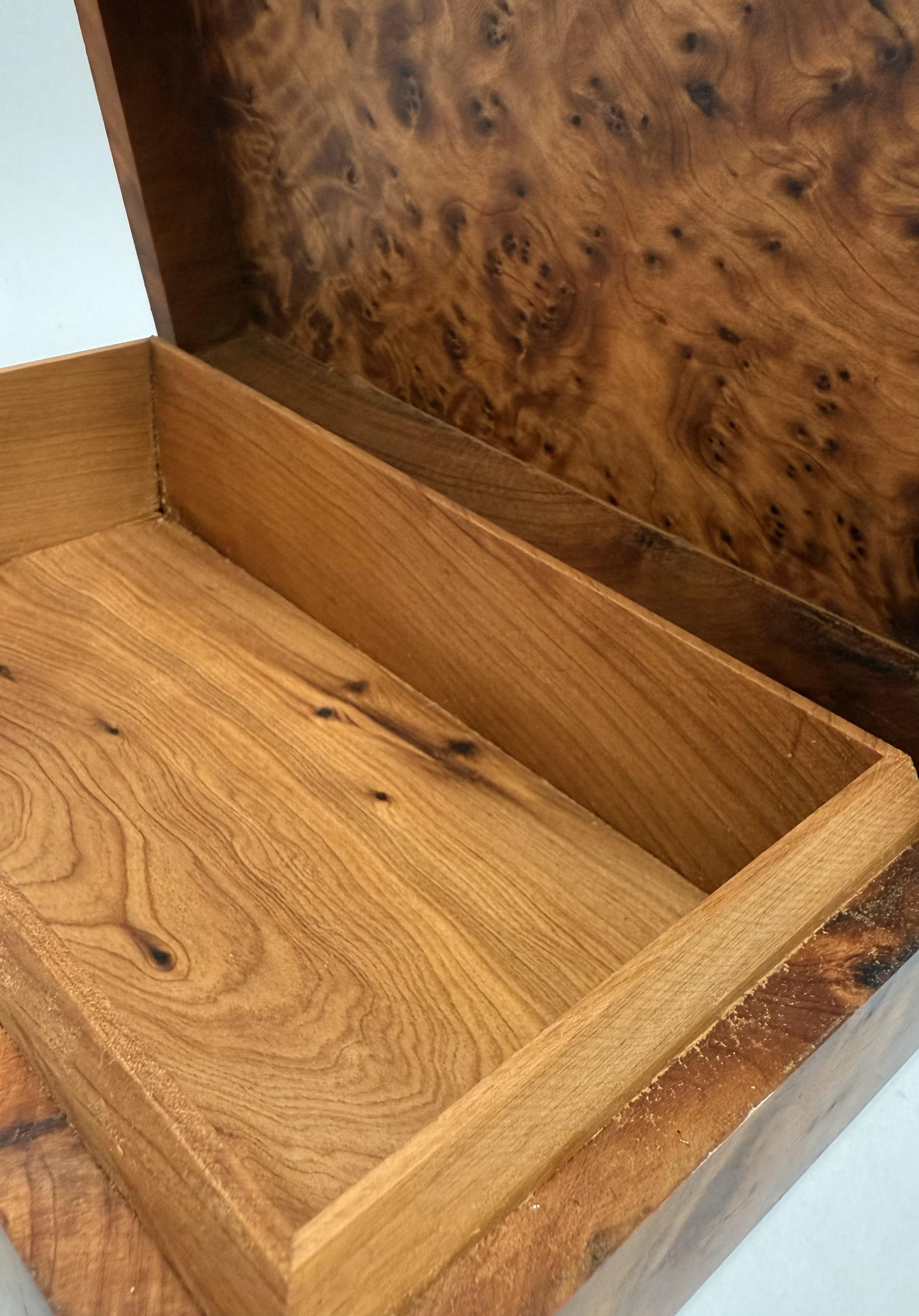 XX secolo Scatola marocchina d'epoca in legno di radica di amboyna in vendita