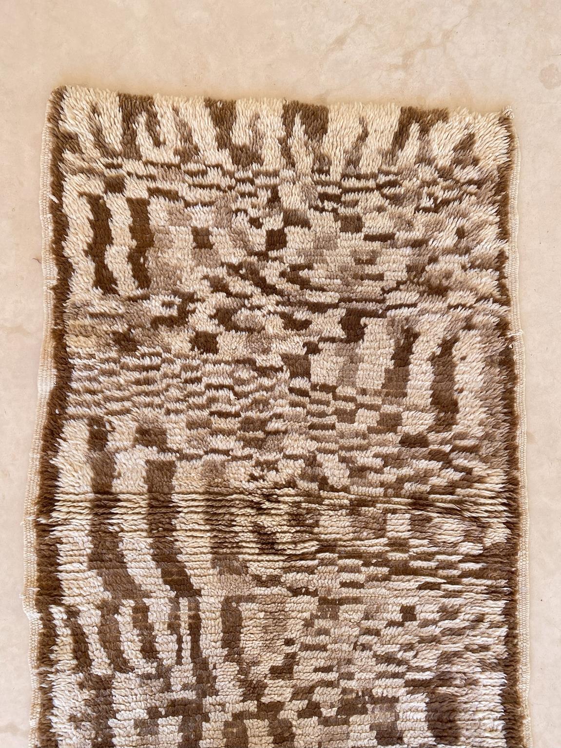Vintage Marokkanischer Azilal Teppich - Beige/Braun - 2.9x5.2feet / 90x160cm im Angebot 1