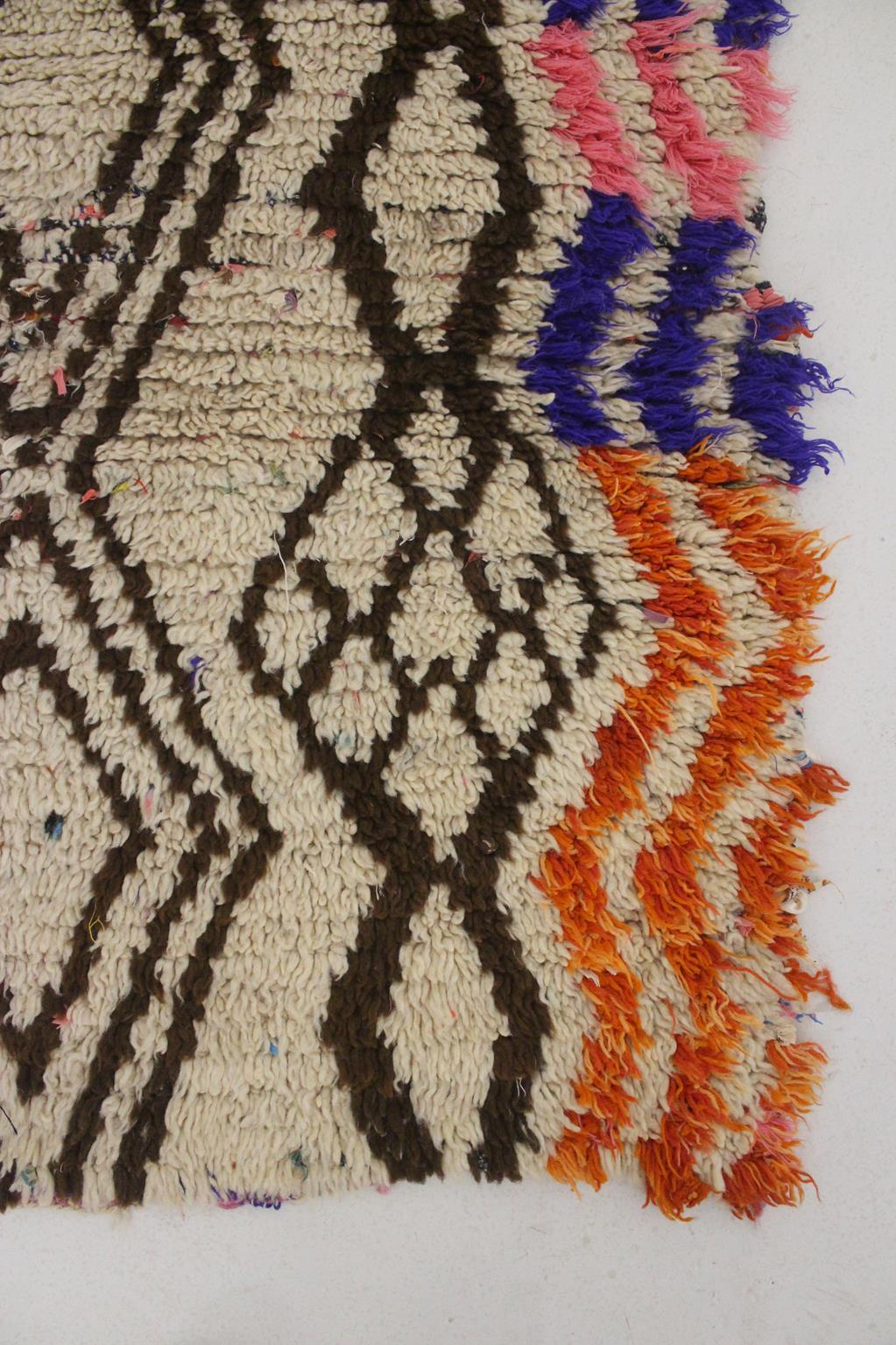Wool Vintage Moroccan Azilal rug - Beige, purple, orange - 2.9x5.7feet / 90x174cm For Sale