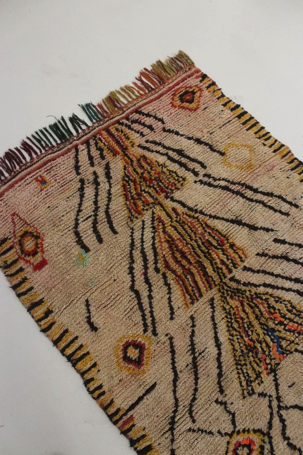 Vintage marokkanischen Azilal Teppich - Beige/gelb - 3.9x6.7feet / 120x206cm im Angebot 3