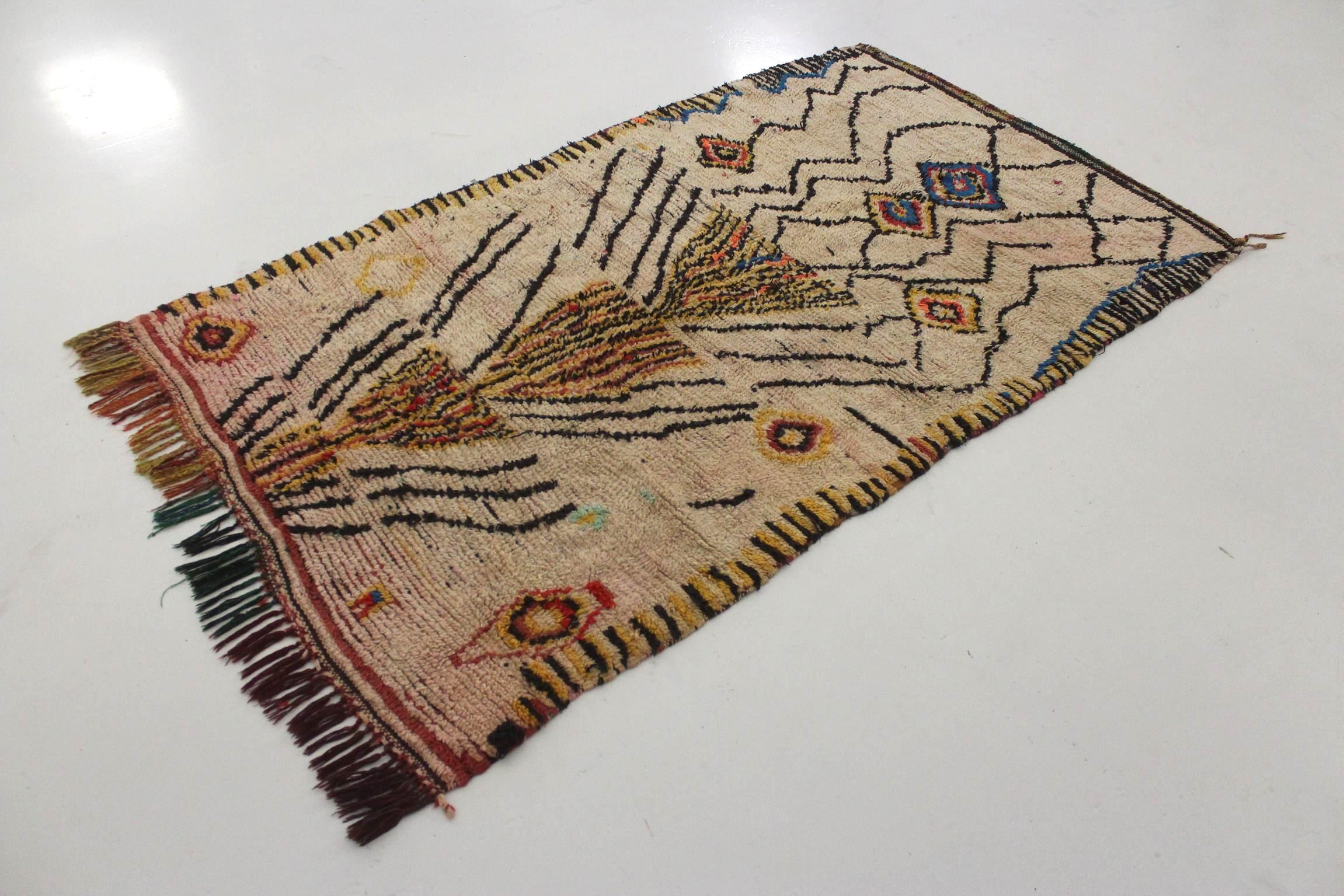 Vintage marokkanischen Azilal Teppich - Beige/gelb - 3.9x6.7feet / 120x206cm (Marokkanisch) im Angebot