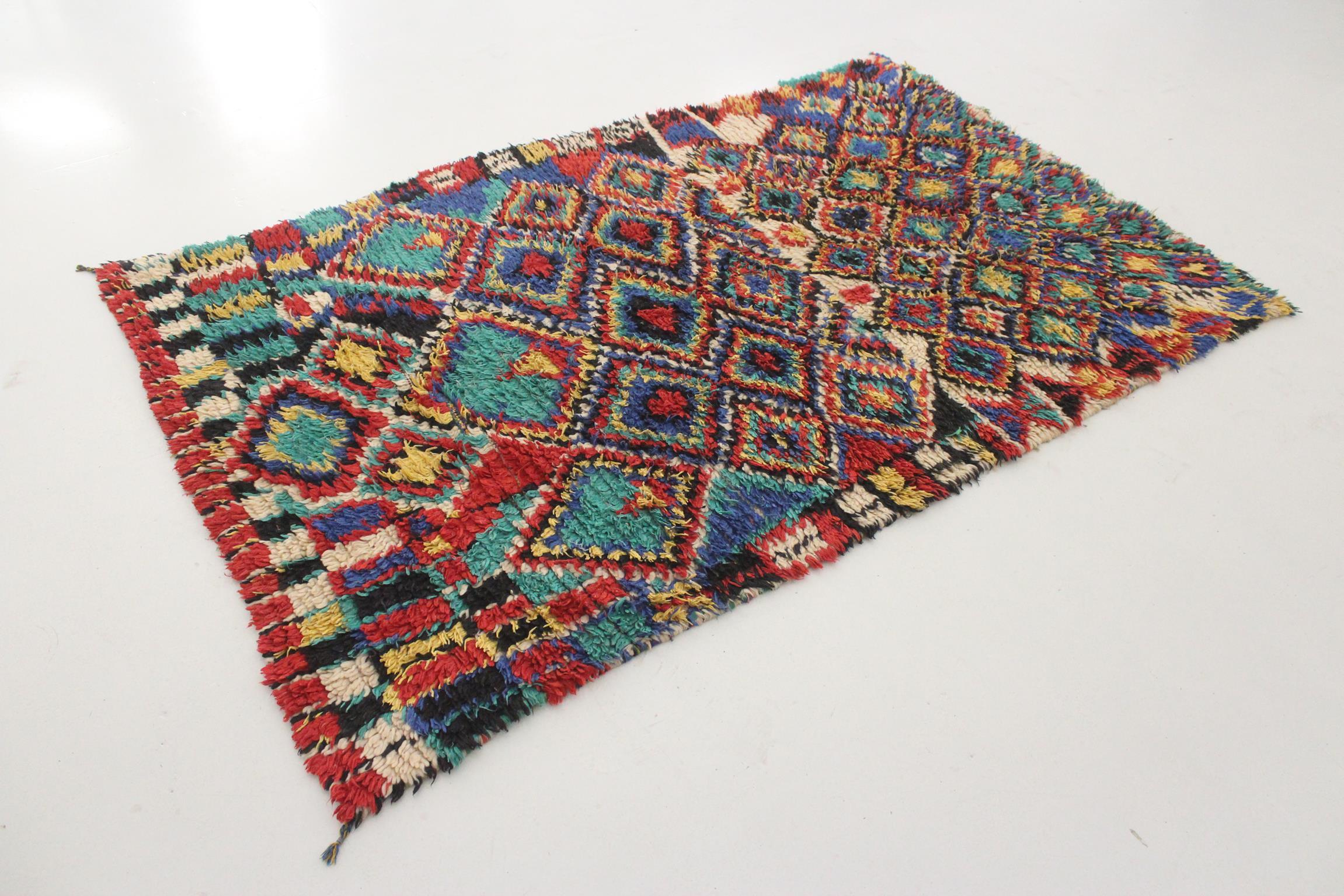 Hand-Woven Vintage Moroccan Azilal rug - Blue/red/green - 4.1x6.5feet / 125x200cm For Sale