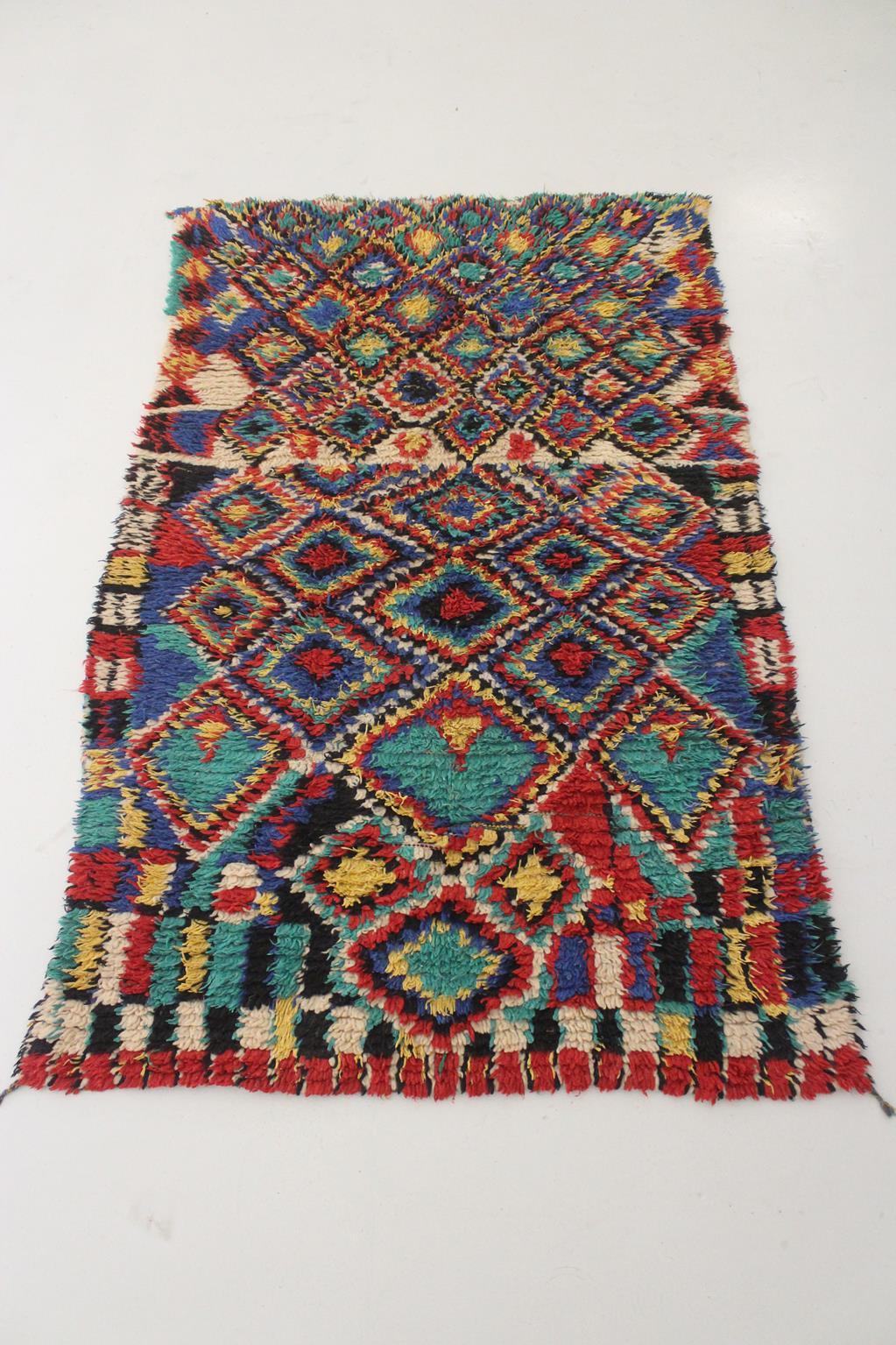 Vintage Moroccan Azilal rug - Blue/red/green - 4.1x6.5feet / 125x200cm In Good Condition For Sale In Marrakech, MA