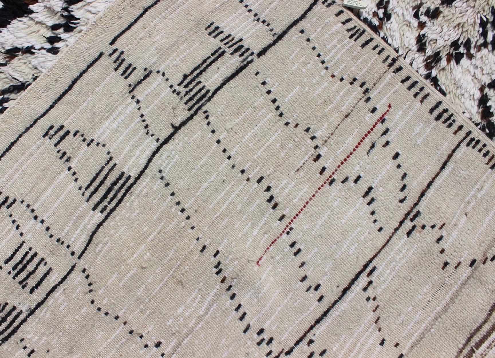 Vintage Moroccan Azilal Rug in White/Cream and Black for Modern Interiors For Sale 4