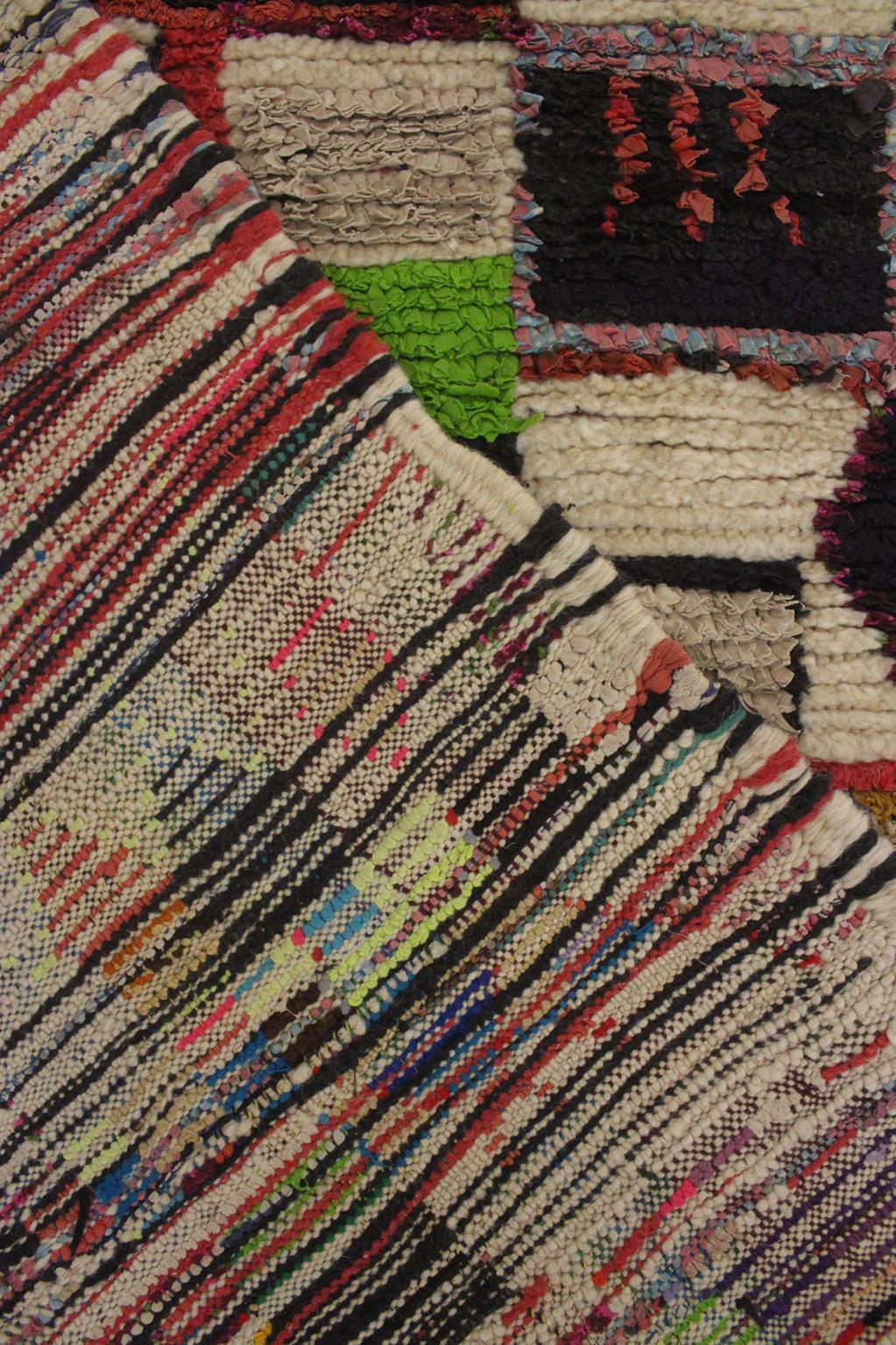 Marokkanischer Azilal-Teppich im Vintage-Stil - Multicolor - 3,5x4.9feet / 107x150cm im Angebot 3